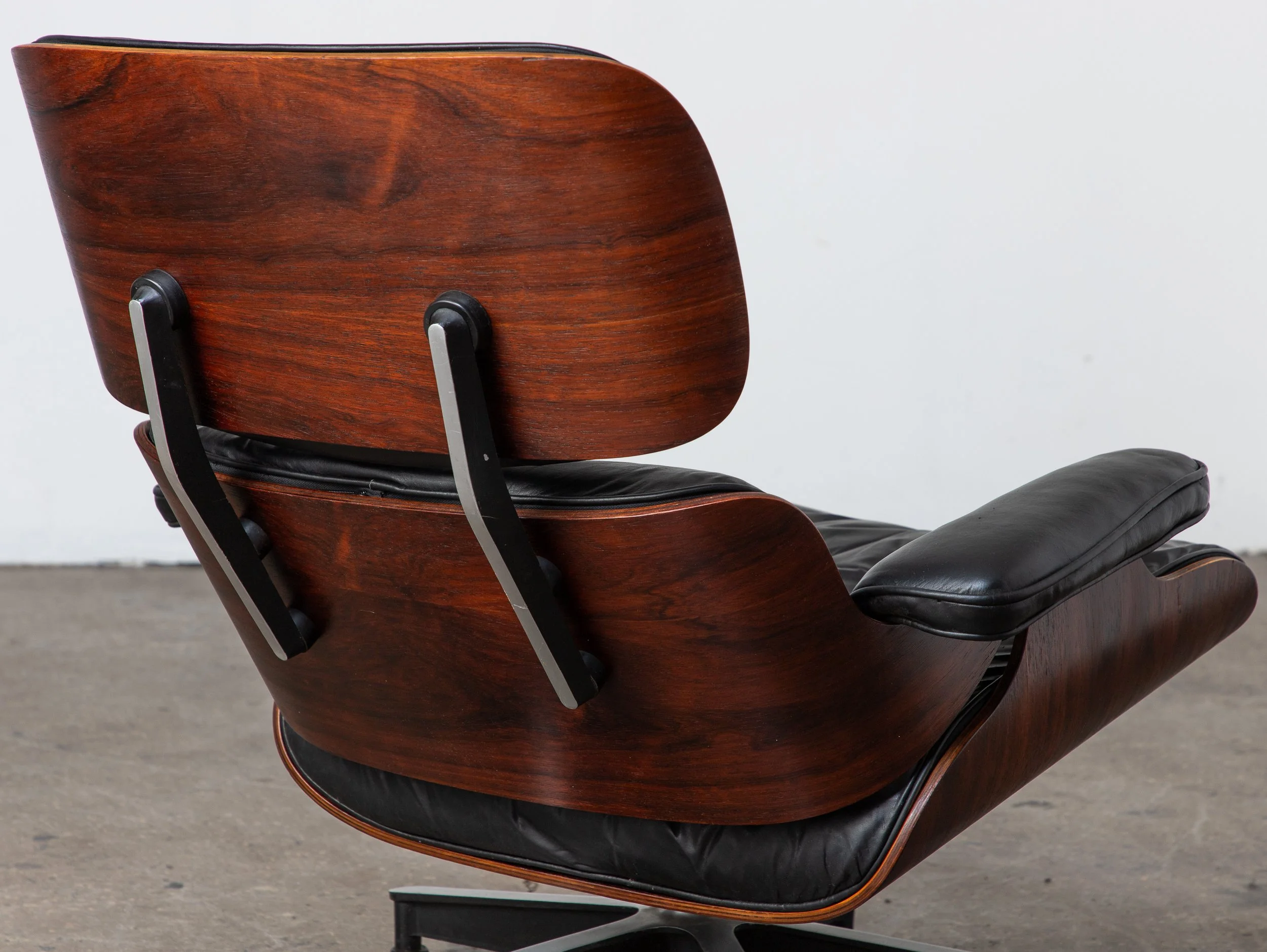 OAM_NYC_1960s_Rosewood_Eames_670_671_Lounge_Chair-2.jpg