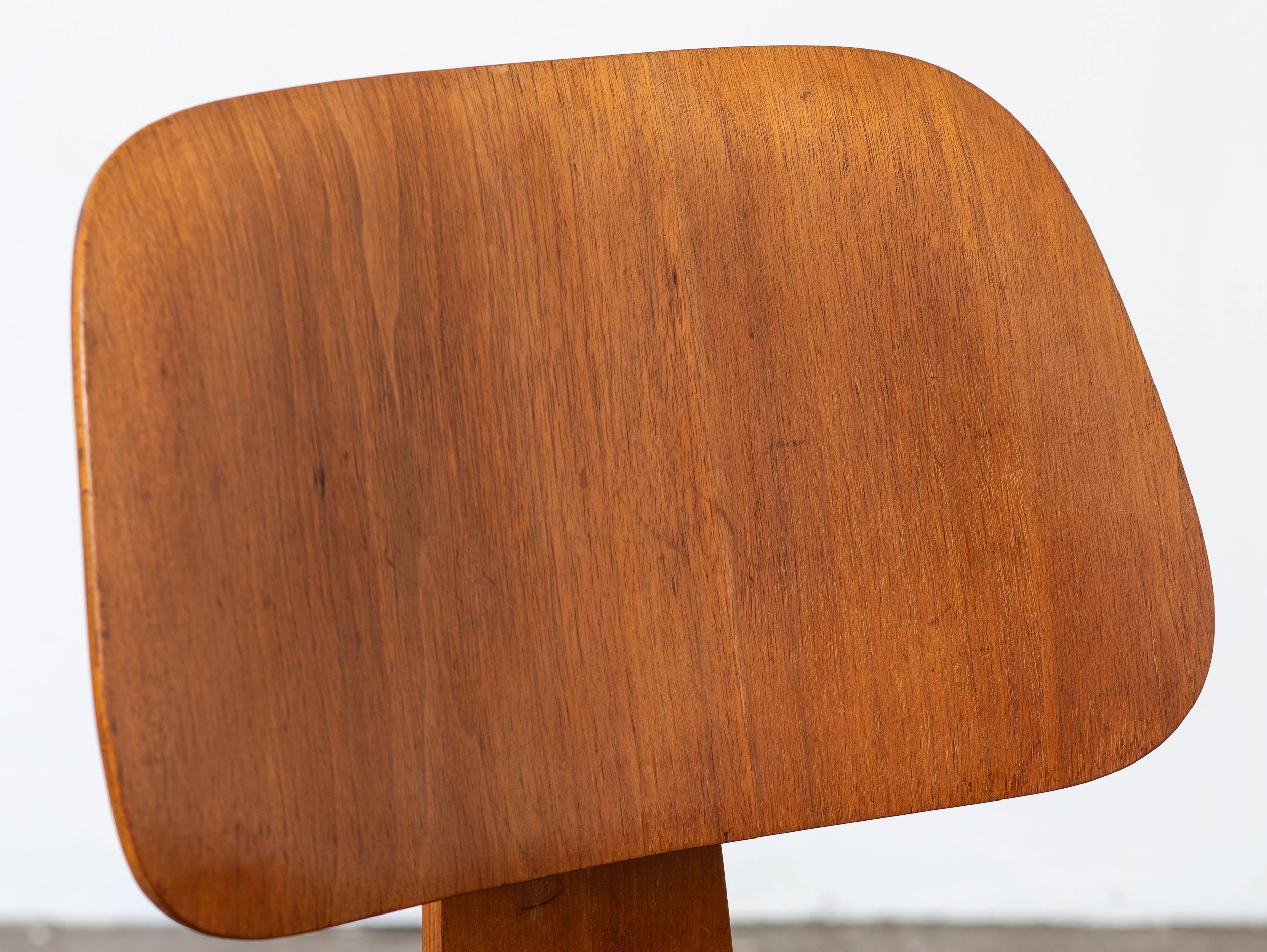 OAM_Eames_DCW_Walnut-6.jpg