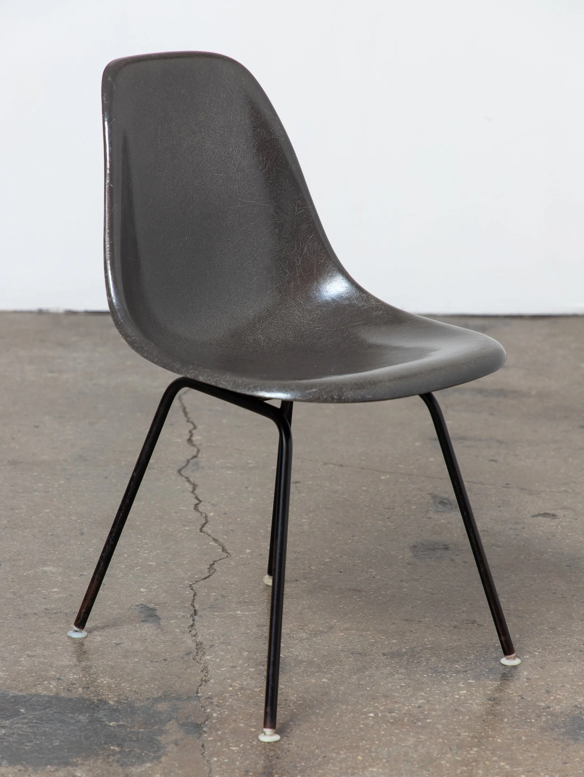 Build an Eames Shell Chair Set