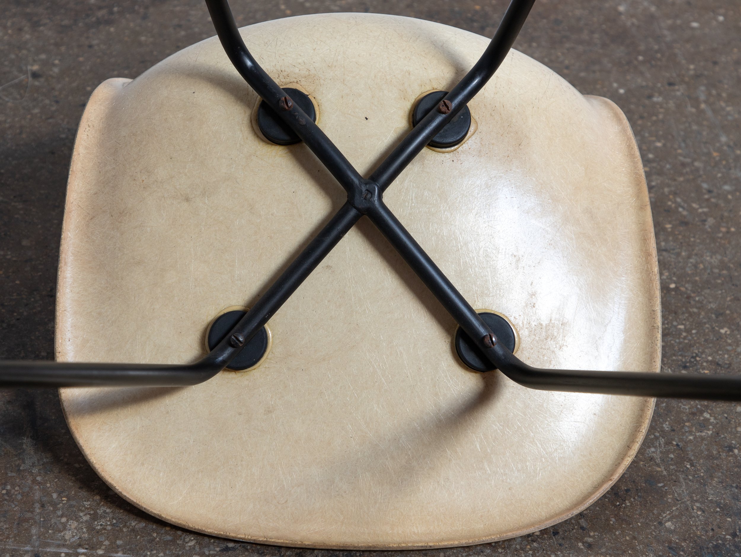 OAM_Vintage_Eames_Herman_Miller_1stgeneration_Sideshell-12.jpg