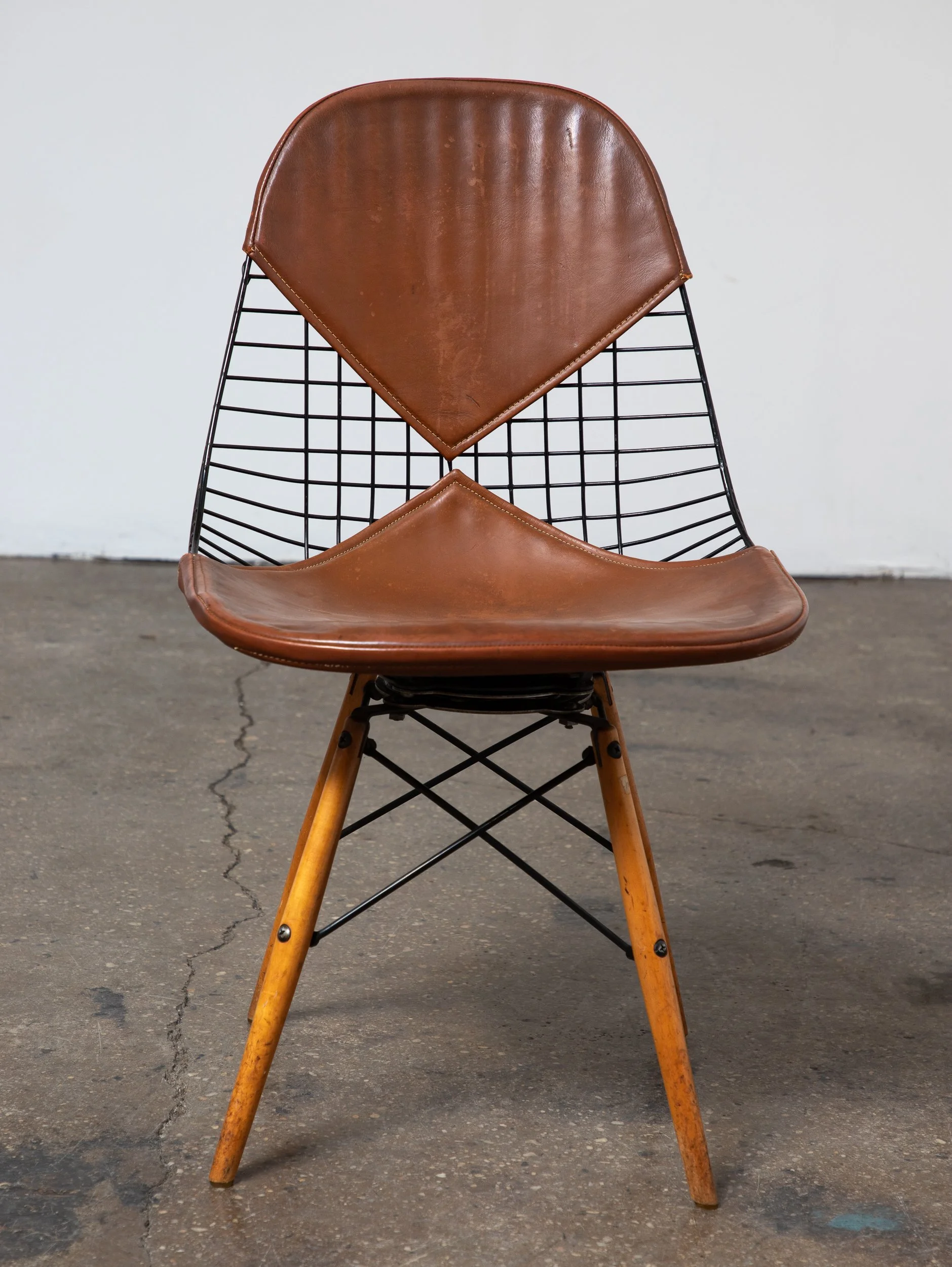 OAM_Swivel_Base_Maple_Base_Eames_Wire_With_Leather_Bikini_Cover-7.jpg