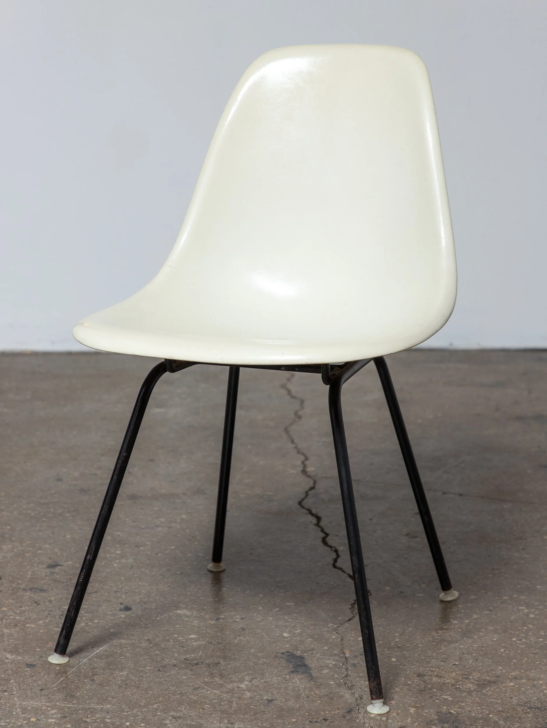 Build an Eames Shell Chair Set