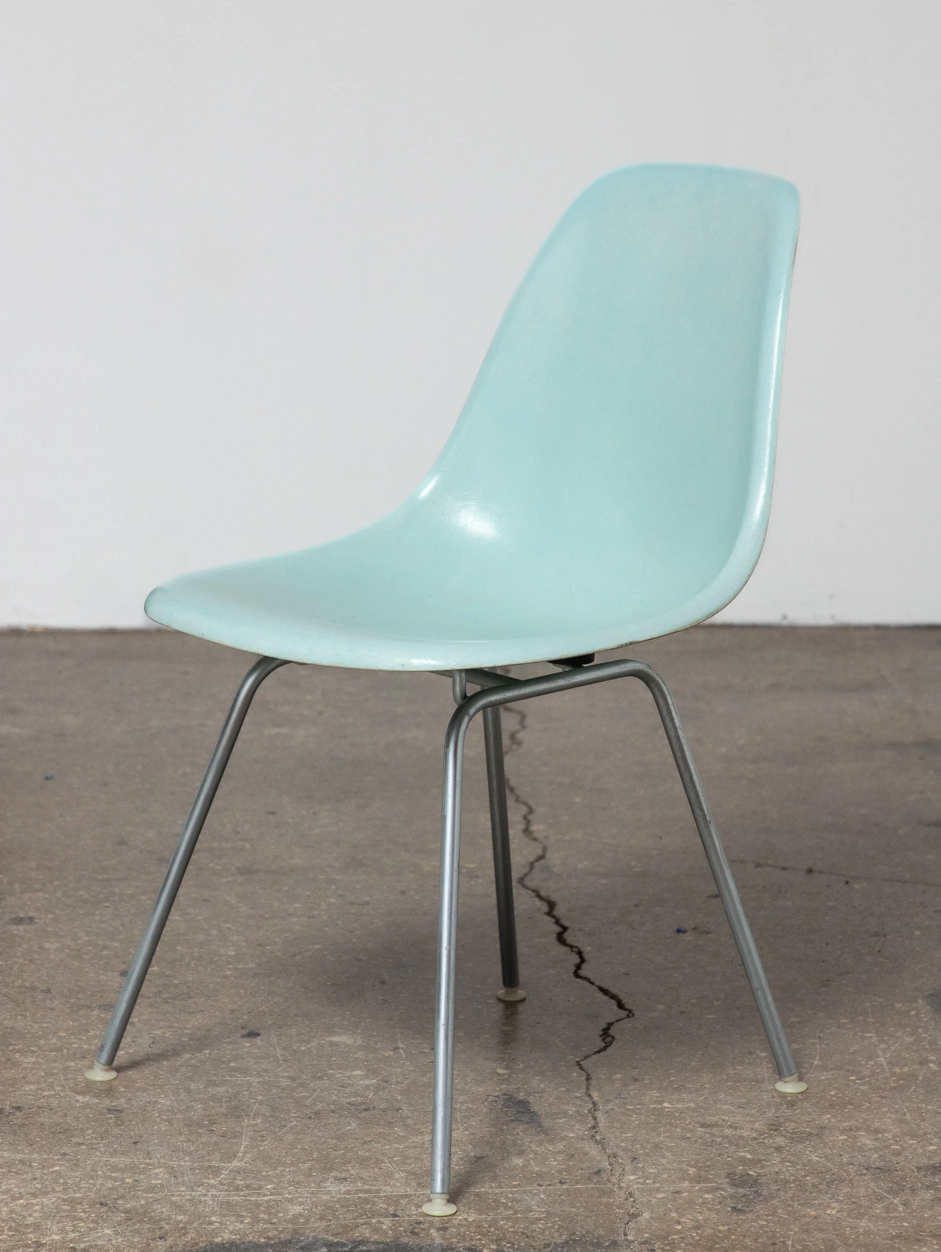 Build an Eames Shell Chair Set