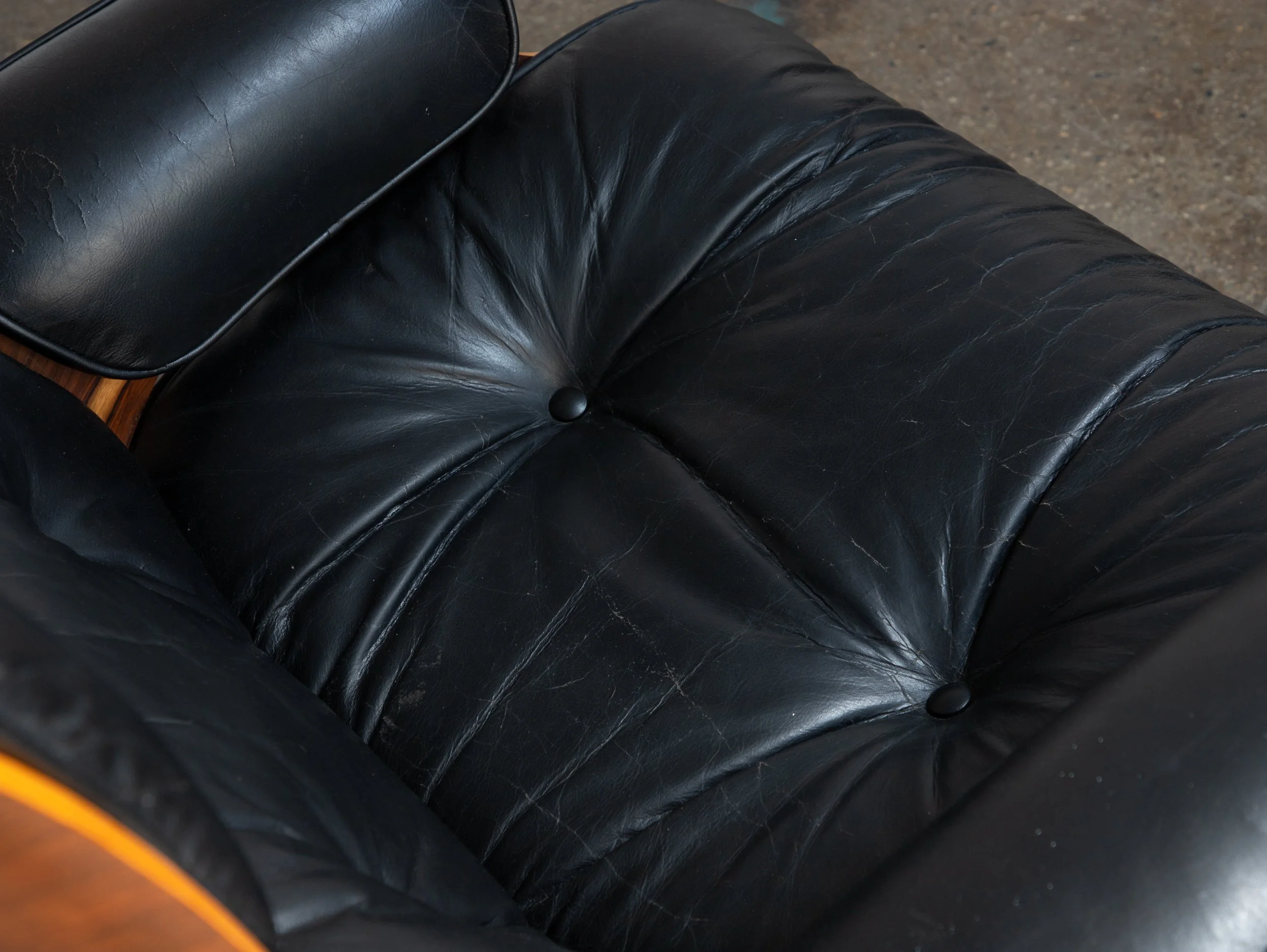OAMNYC_Rosewood_670_671_Eames_Herman_Miller_Chair-12.jpg