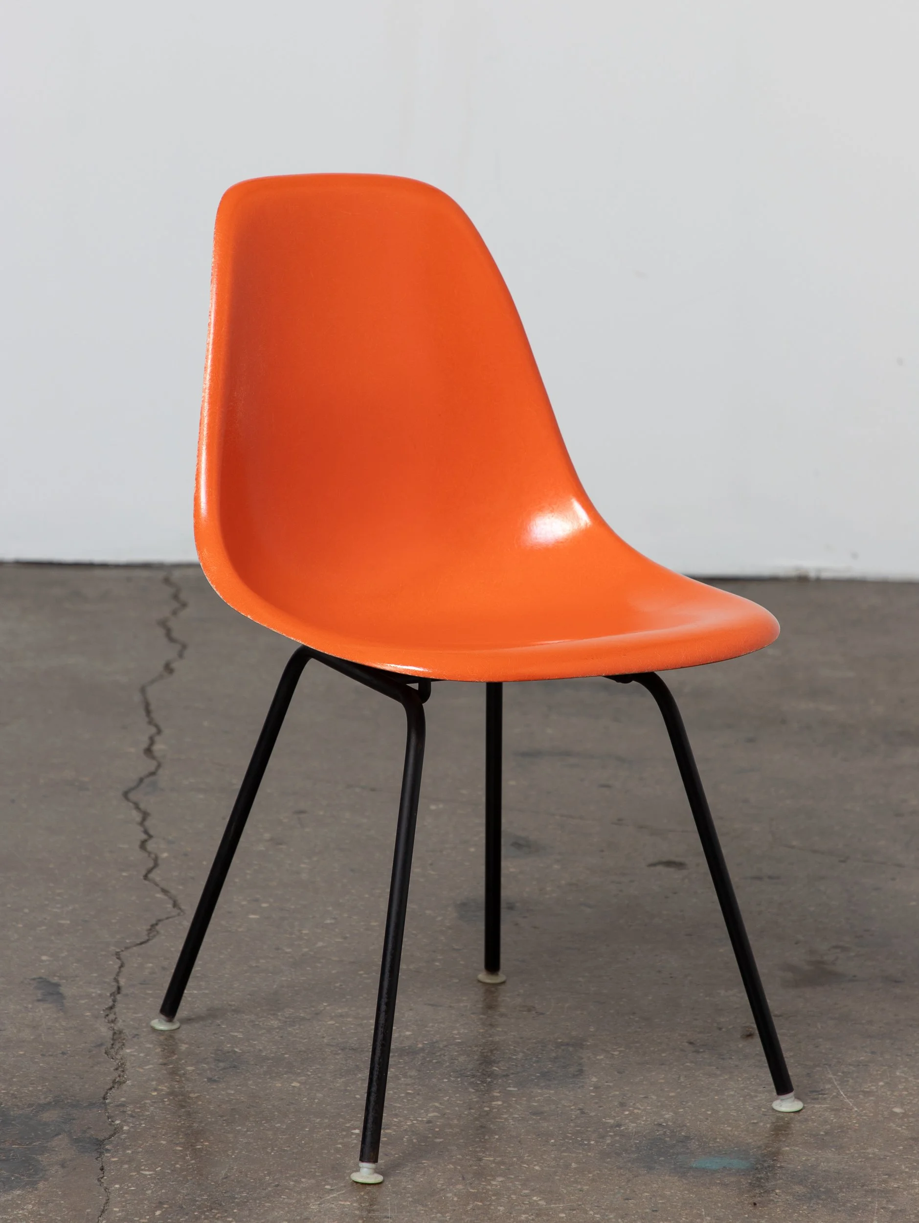 Build an Eames Shell Chair Set