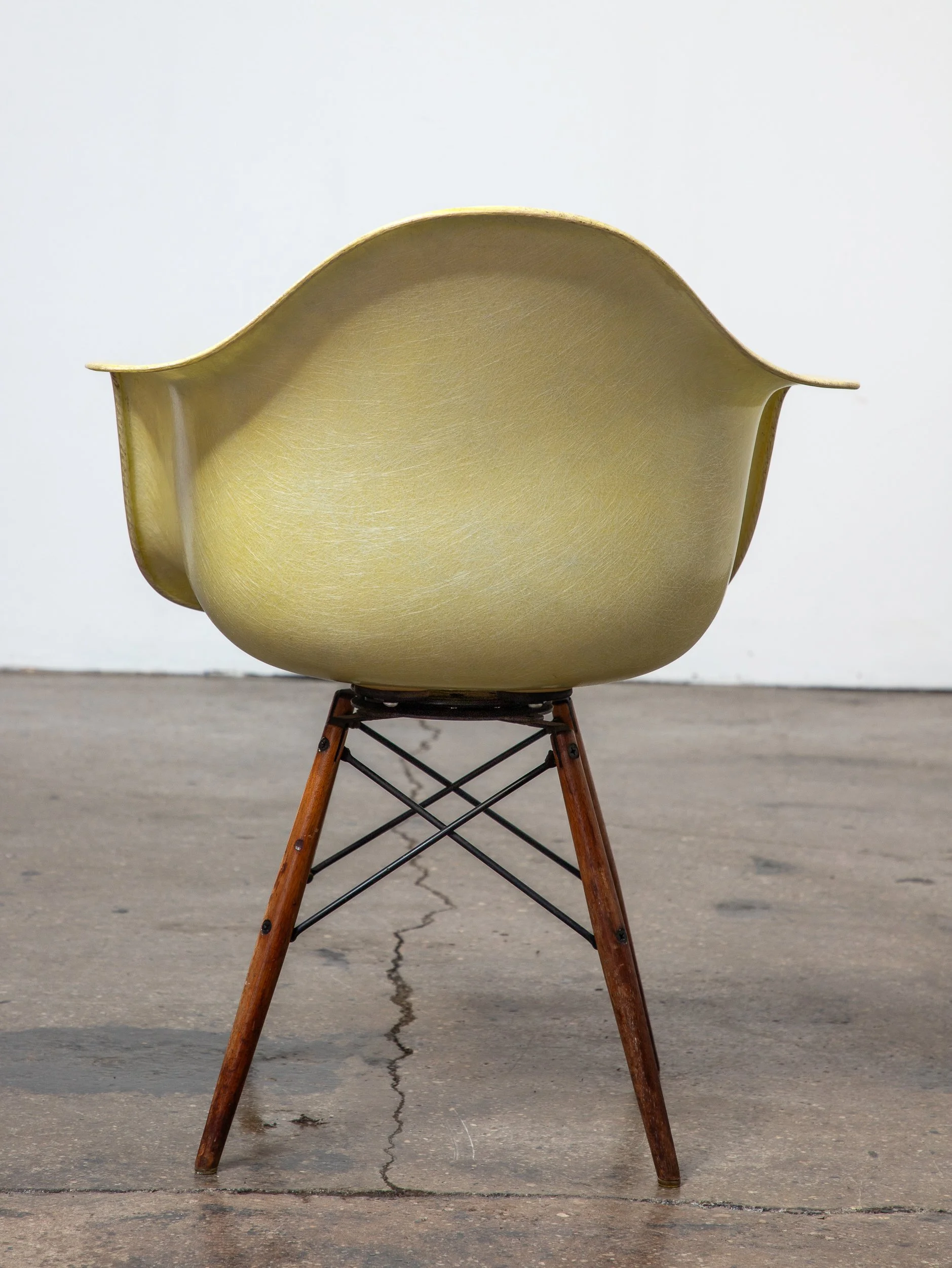 OAM_Zenith_Fiberglass_Eames_Armchair-4.jpg