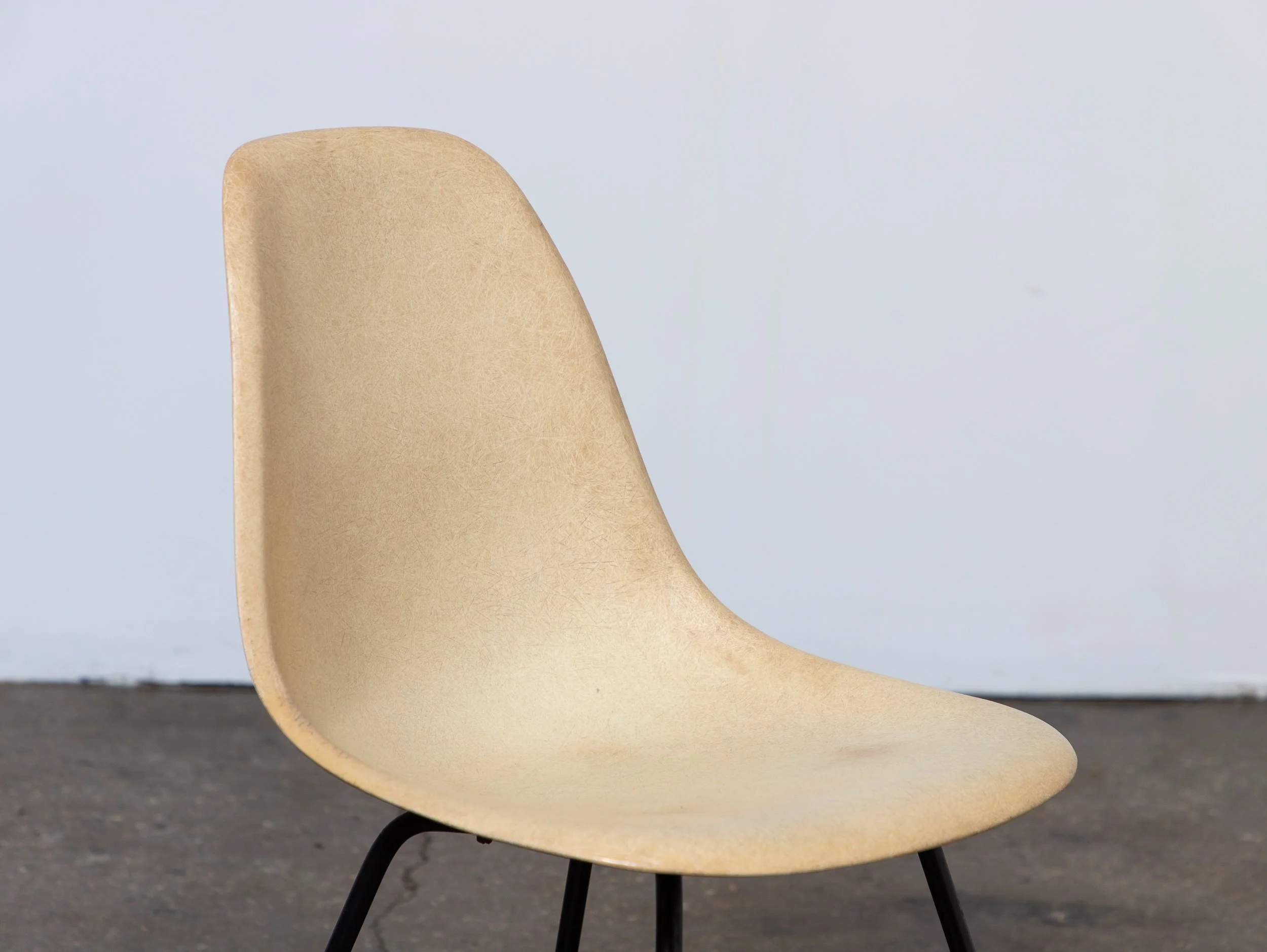 OAM_Vintage_Eames_Herman_Miller_1stgeneration_Sideshell-8.jpg