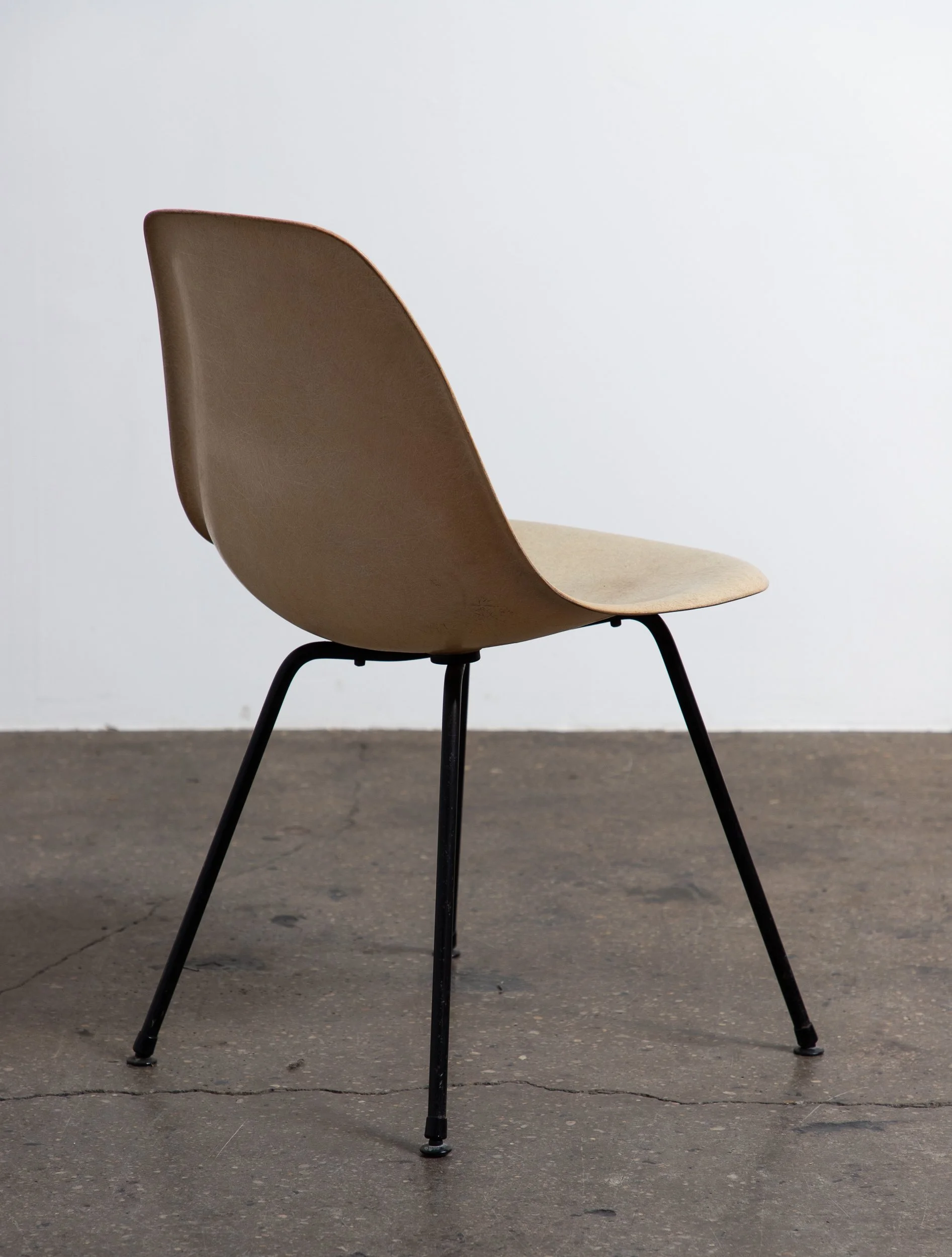 OAM_Vintage_Eames_Herman_Miller_1stgeneration_Sideshell-6.jpg