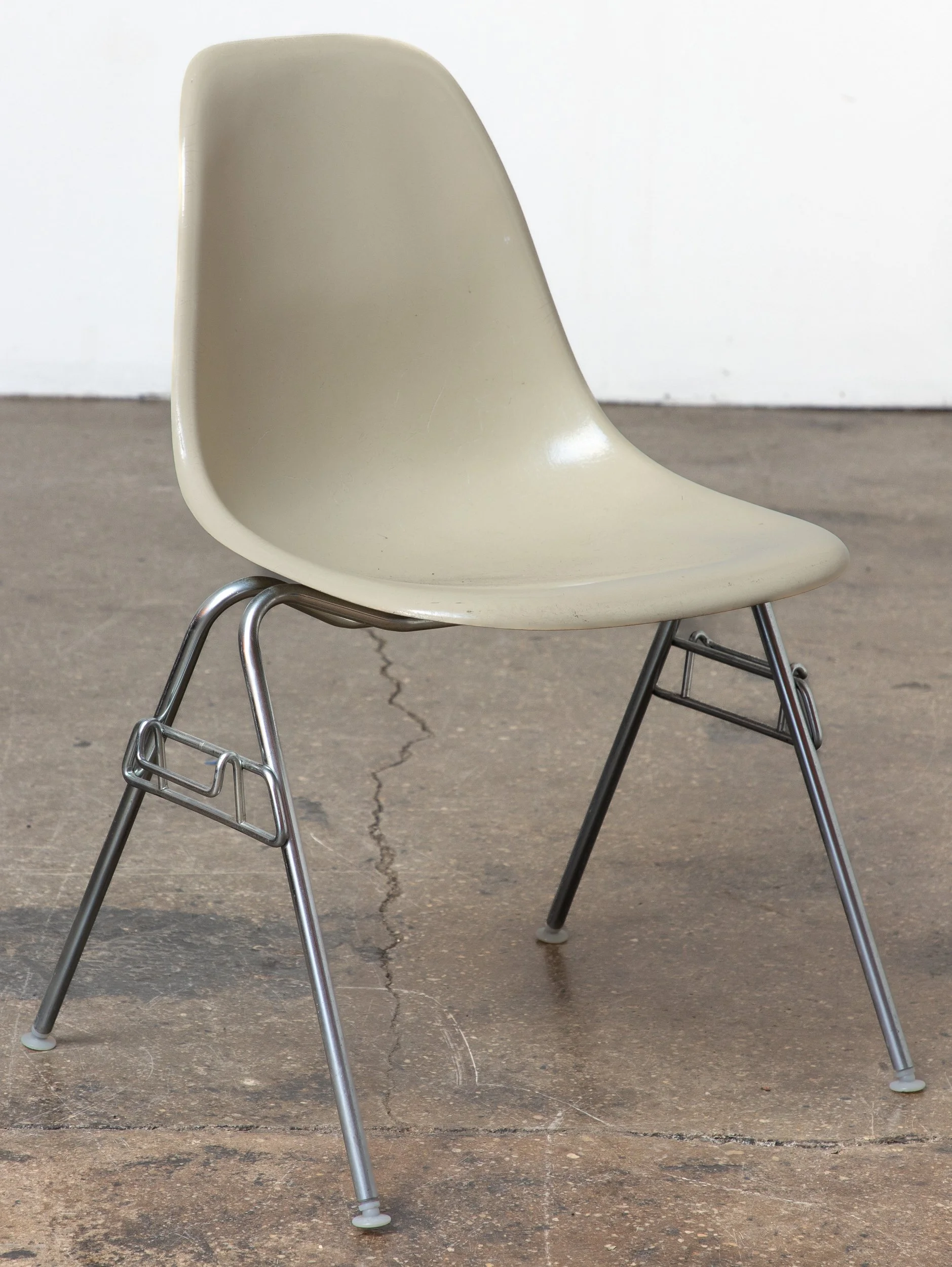 Build an Eames Shell Chair Set