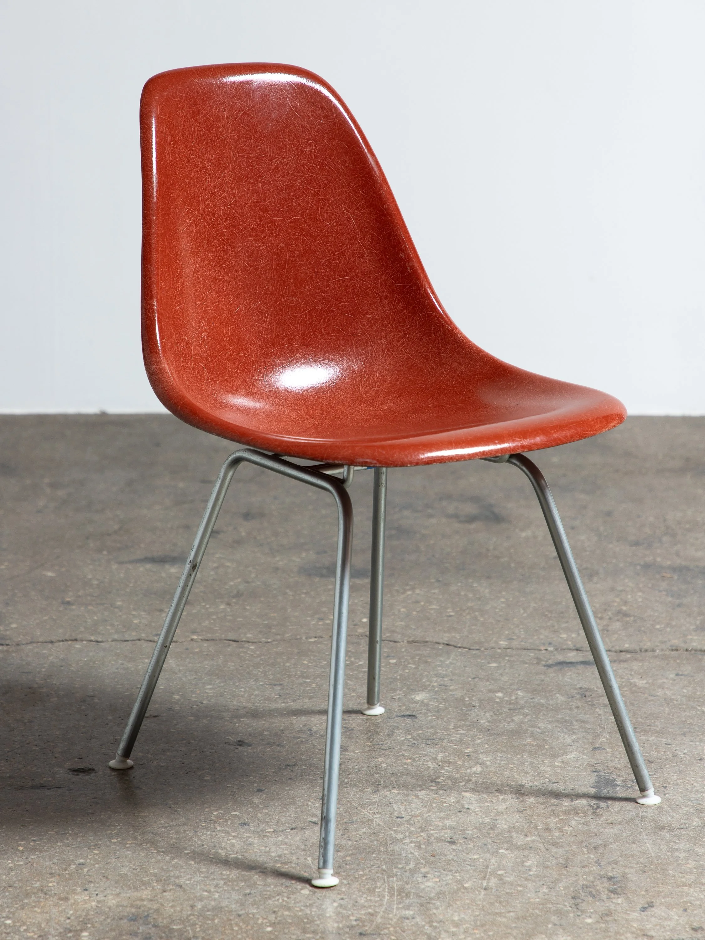 Build an Eames Shell Chair Set