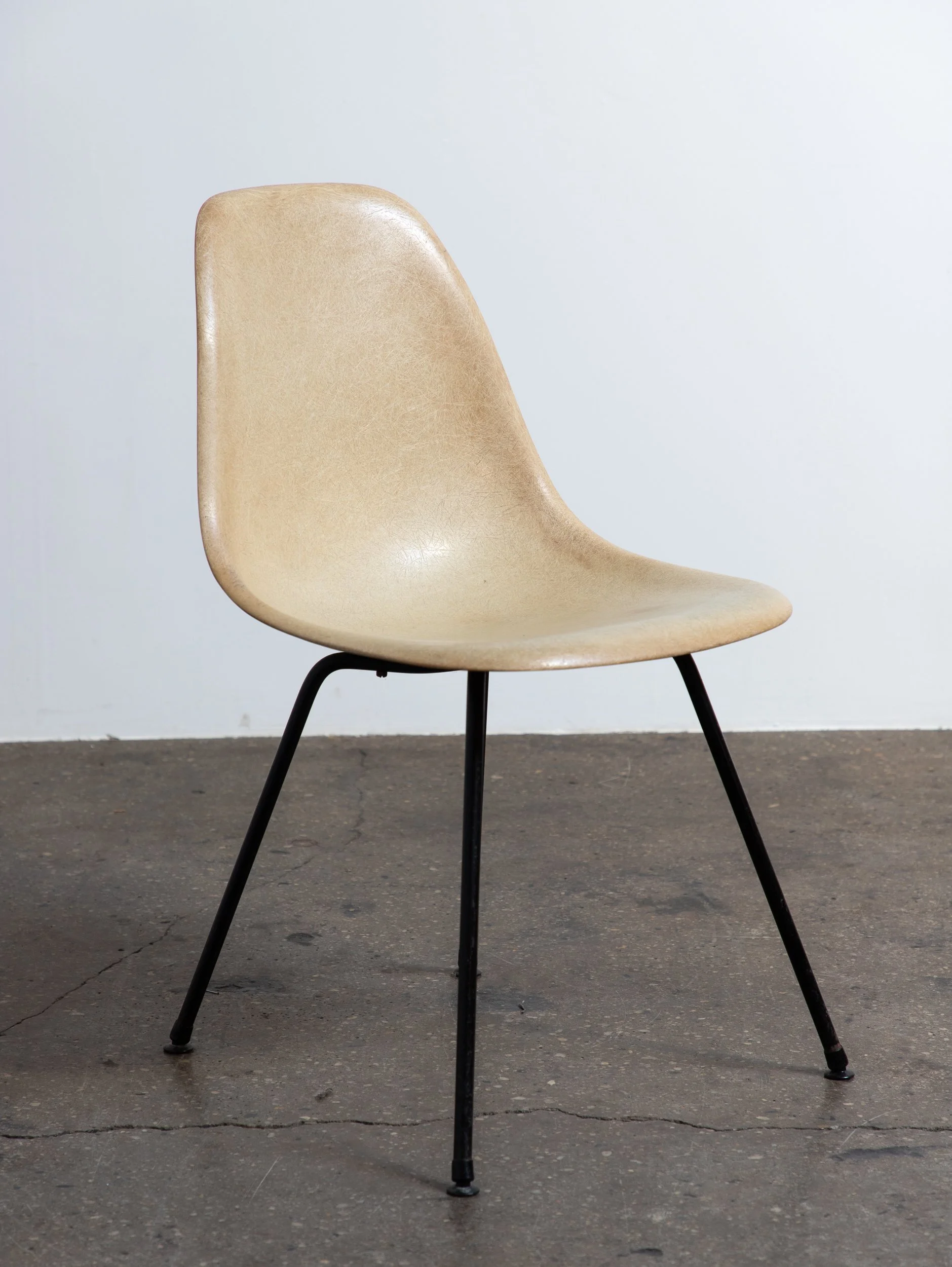 OAM_Vintage_Eames_Herman_Miller_1stgeneration_Sideshell-7.jpg