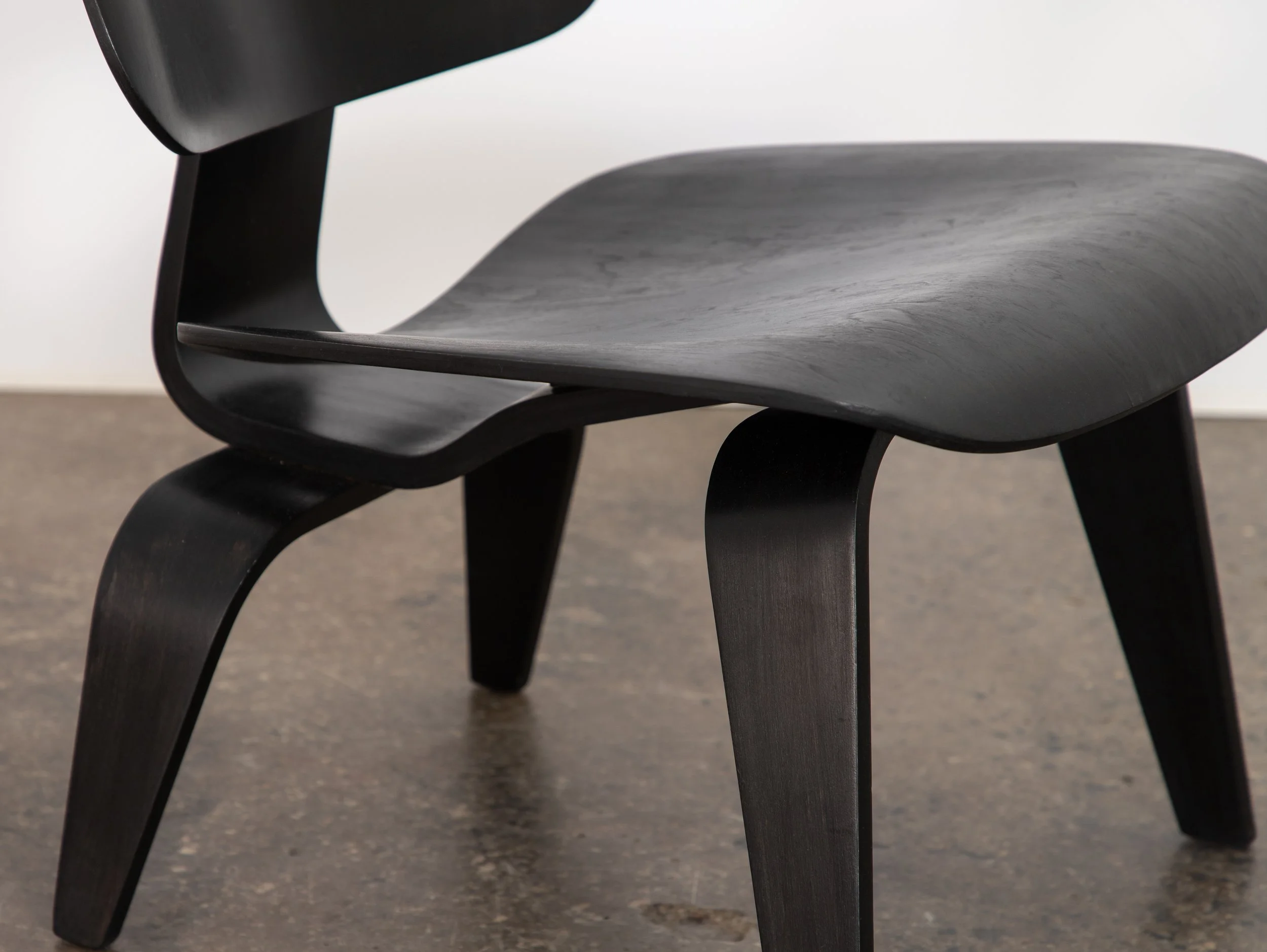 OAM_Eames_Herman_Miller_Ebonized_LCW_1960s-10.jpg
