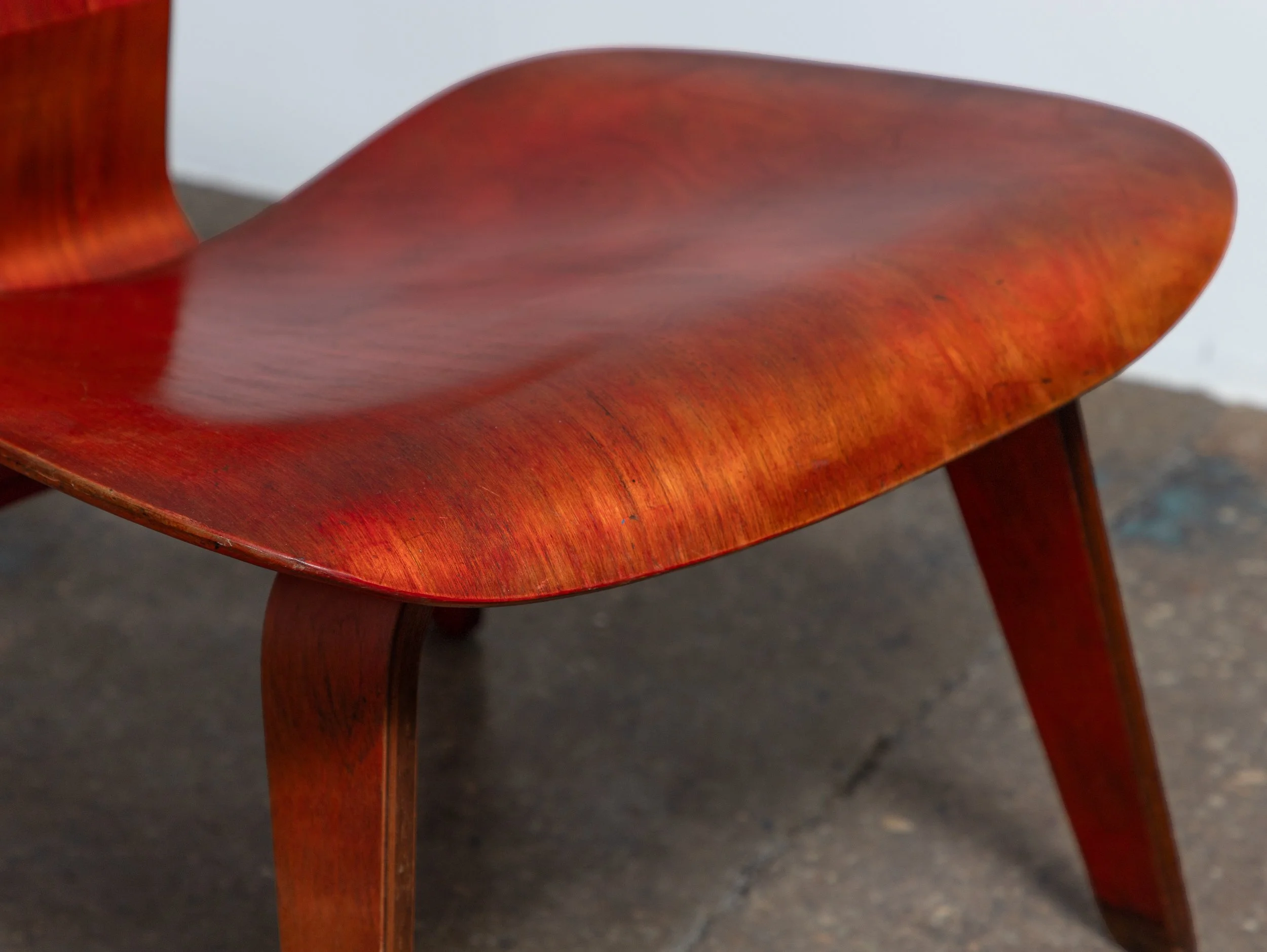 OAM_Vintage_Eames_Herman_Miller_Red_Aniline_LCW-5.jpg