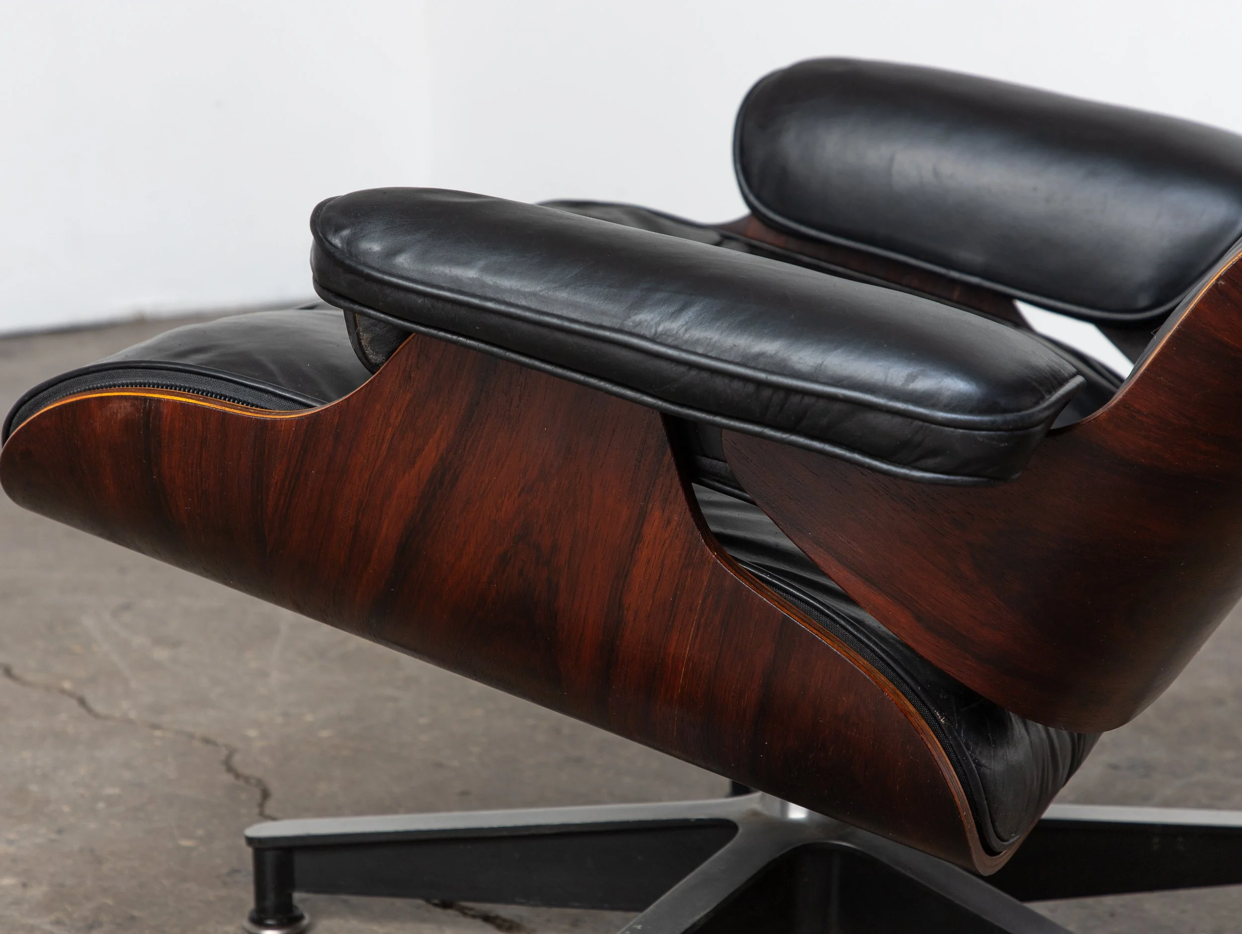 OAM_NYC_1960s_Rosewood_Eames_670_671_Lounge_Chair-8.jpg