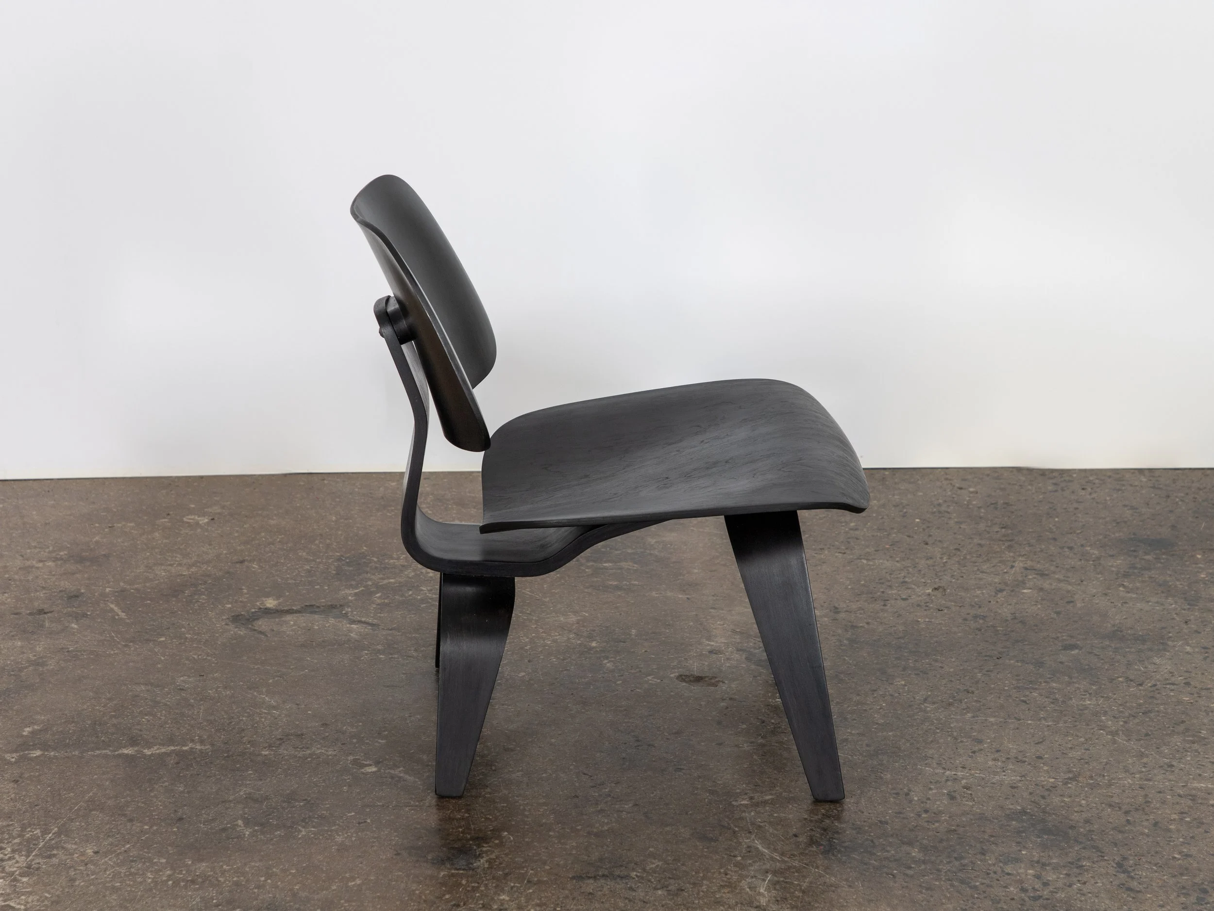 OAM_Eames_Herman_Miller_Ebonized_LCW_1960s-2.jpg