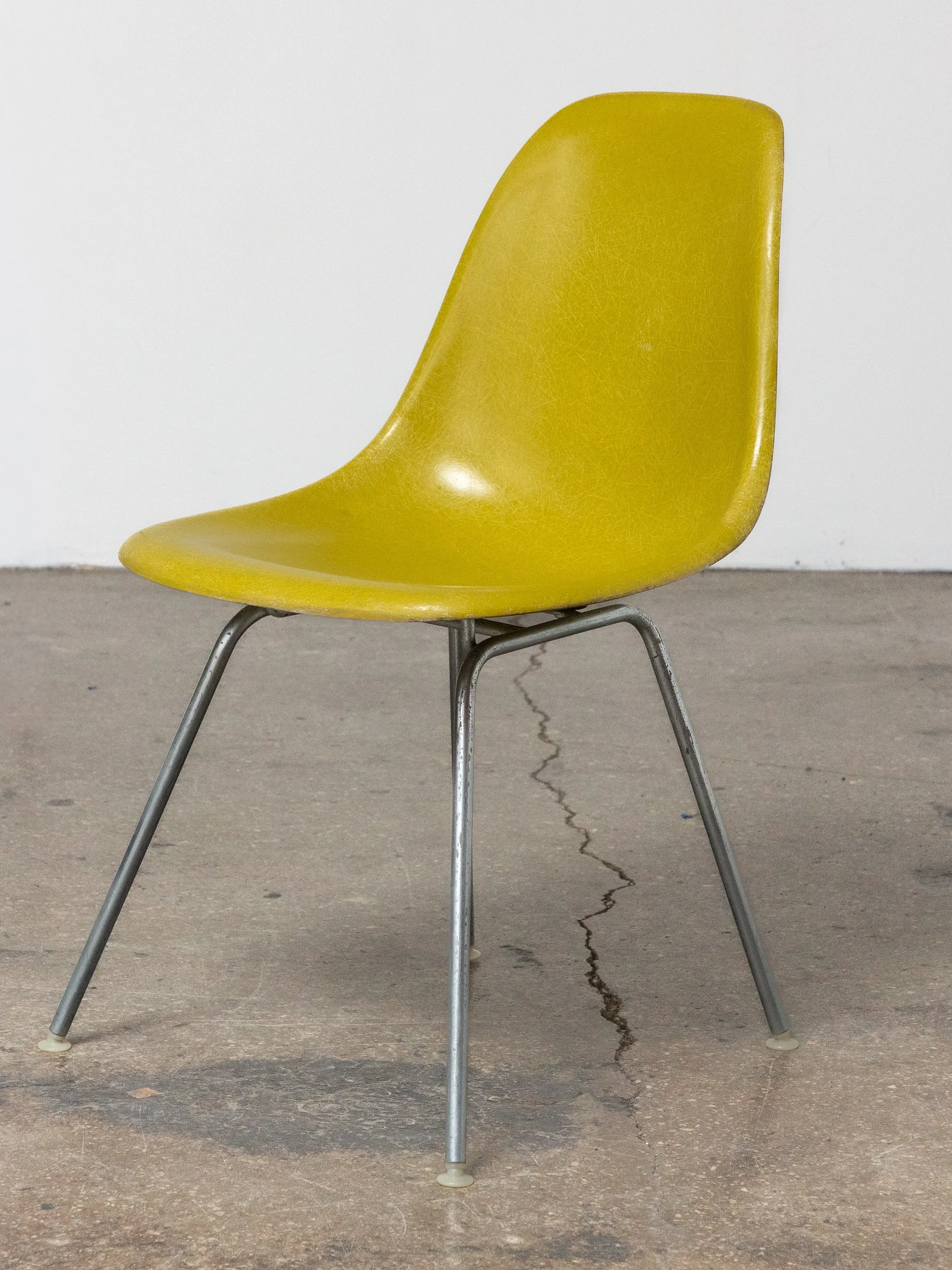 Build an Eames Shell Chair Set