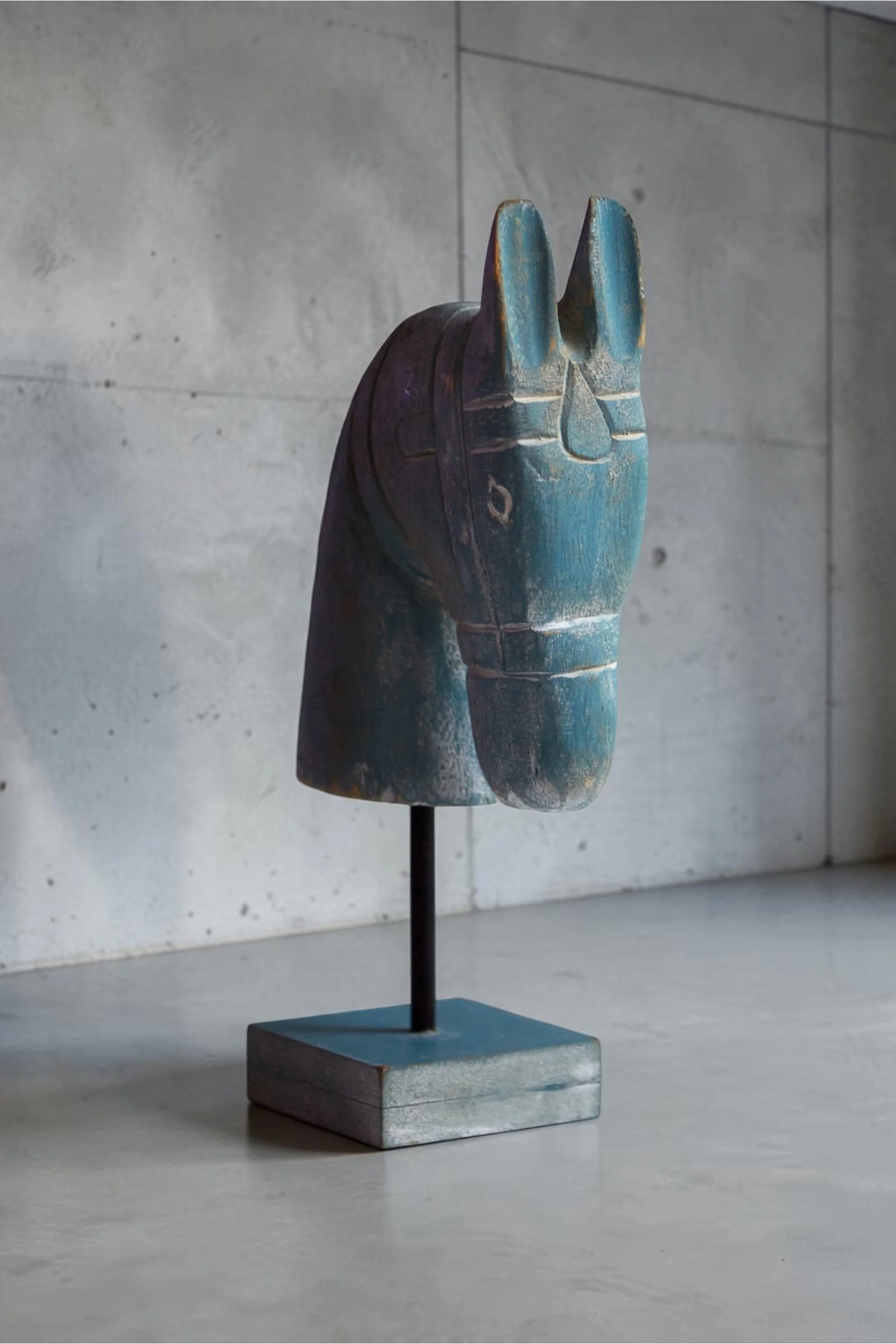 Horse Head Sculpture on Stand 1.JPG