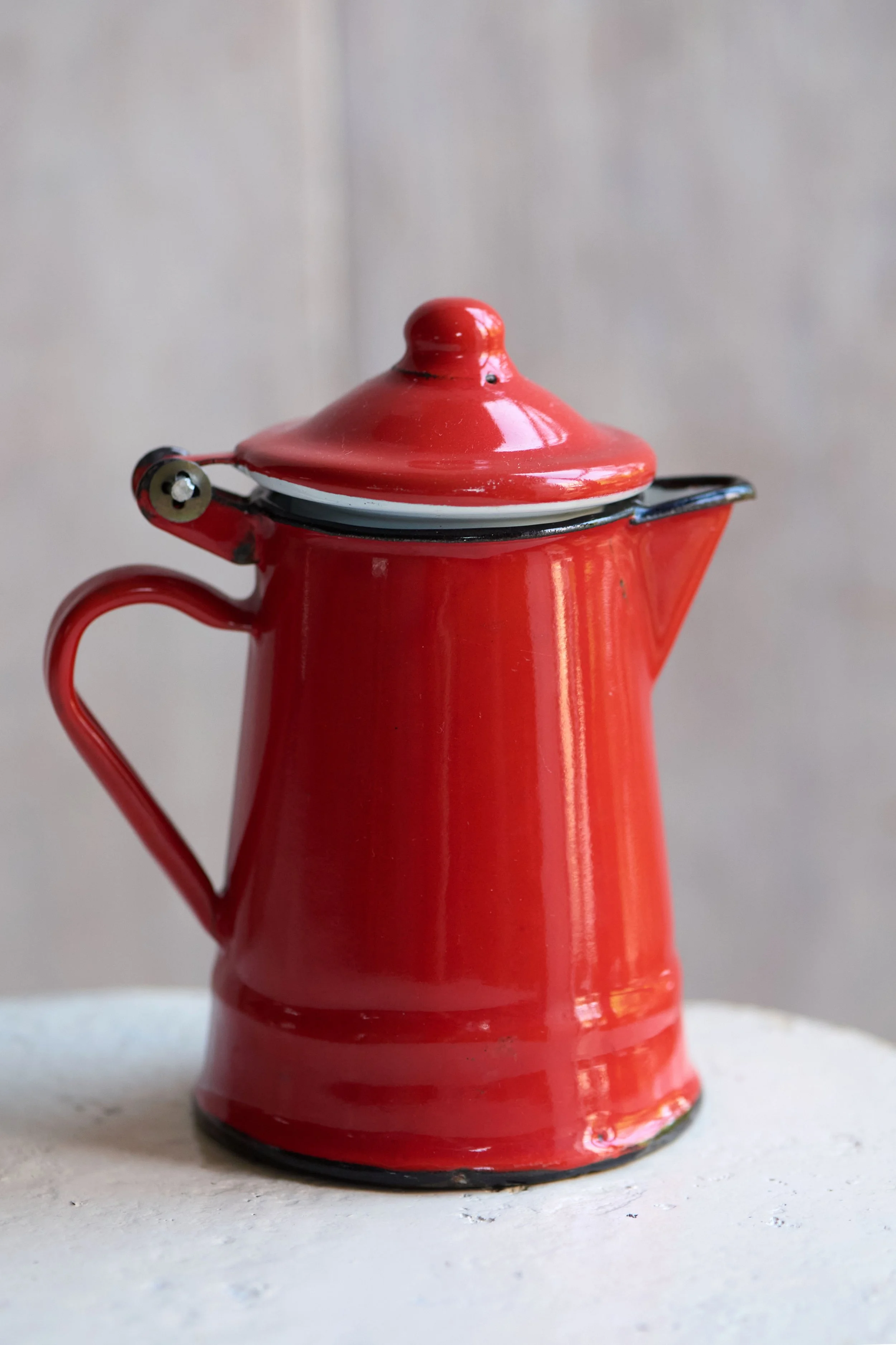 Red enamel pot 2.jpg