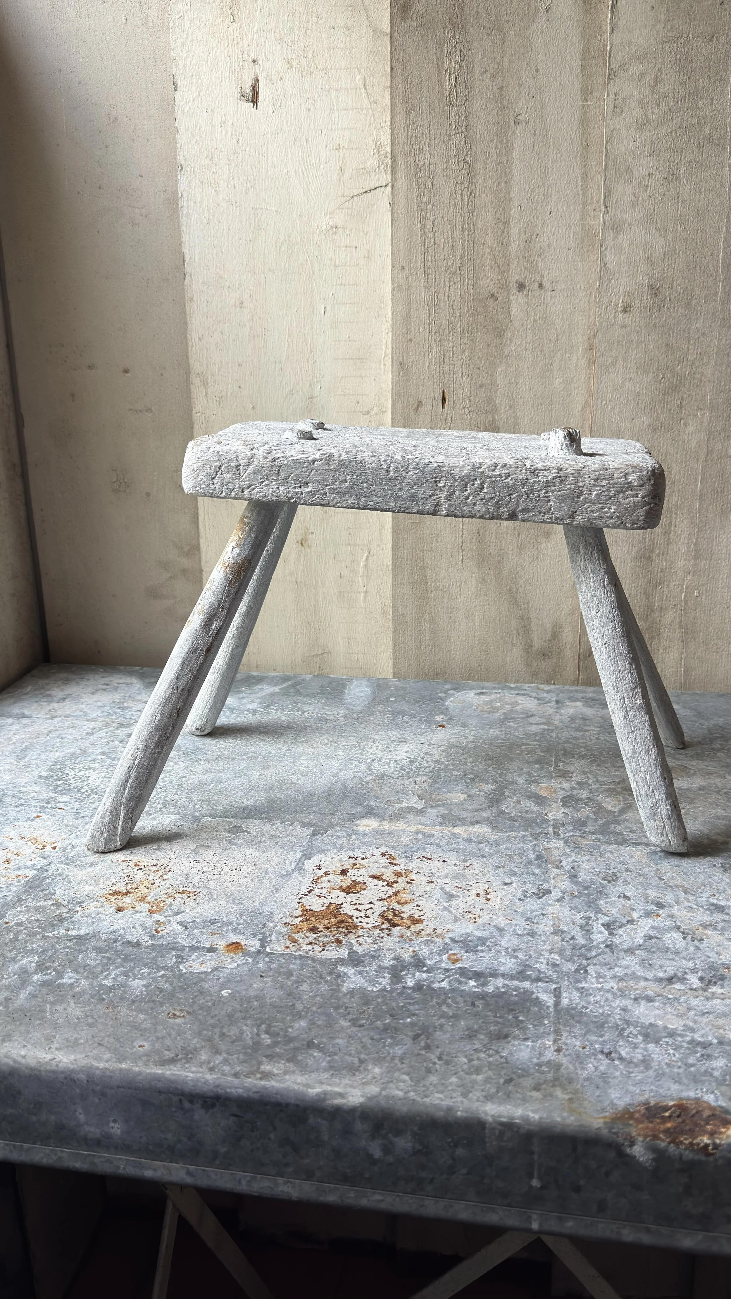 Small white stool 3.jpeg