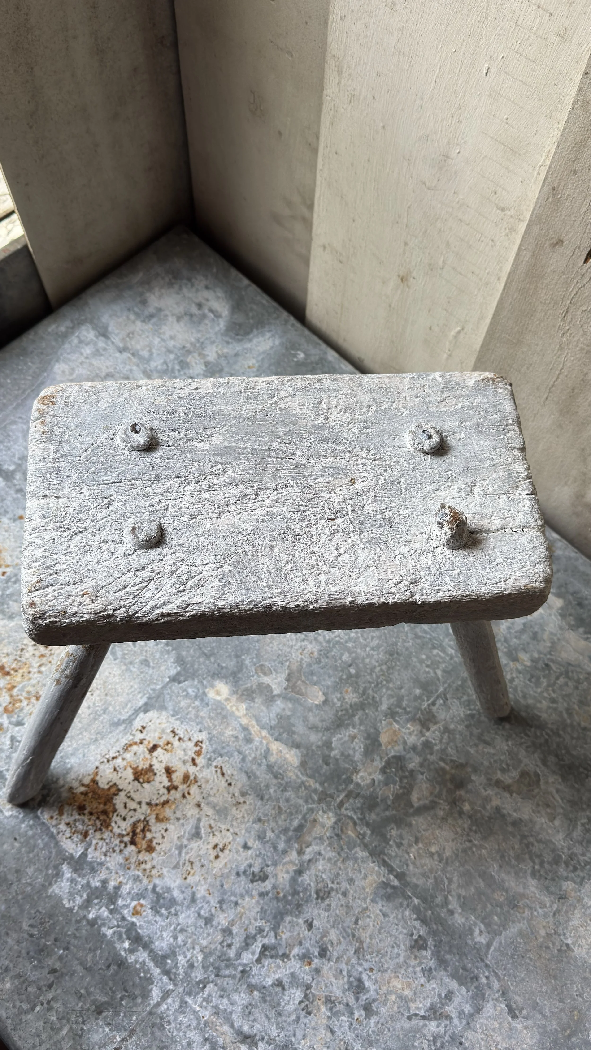 Small white stool 5.jpeg