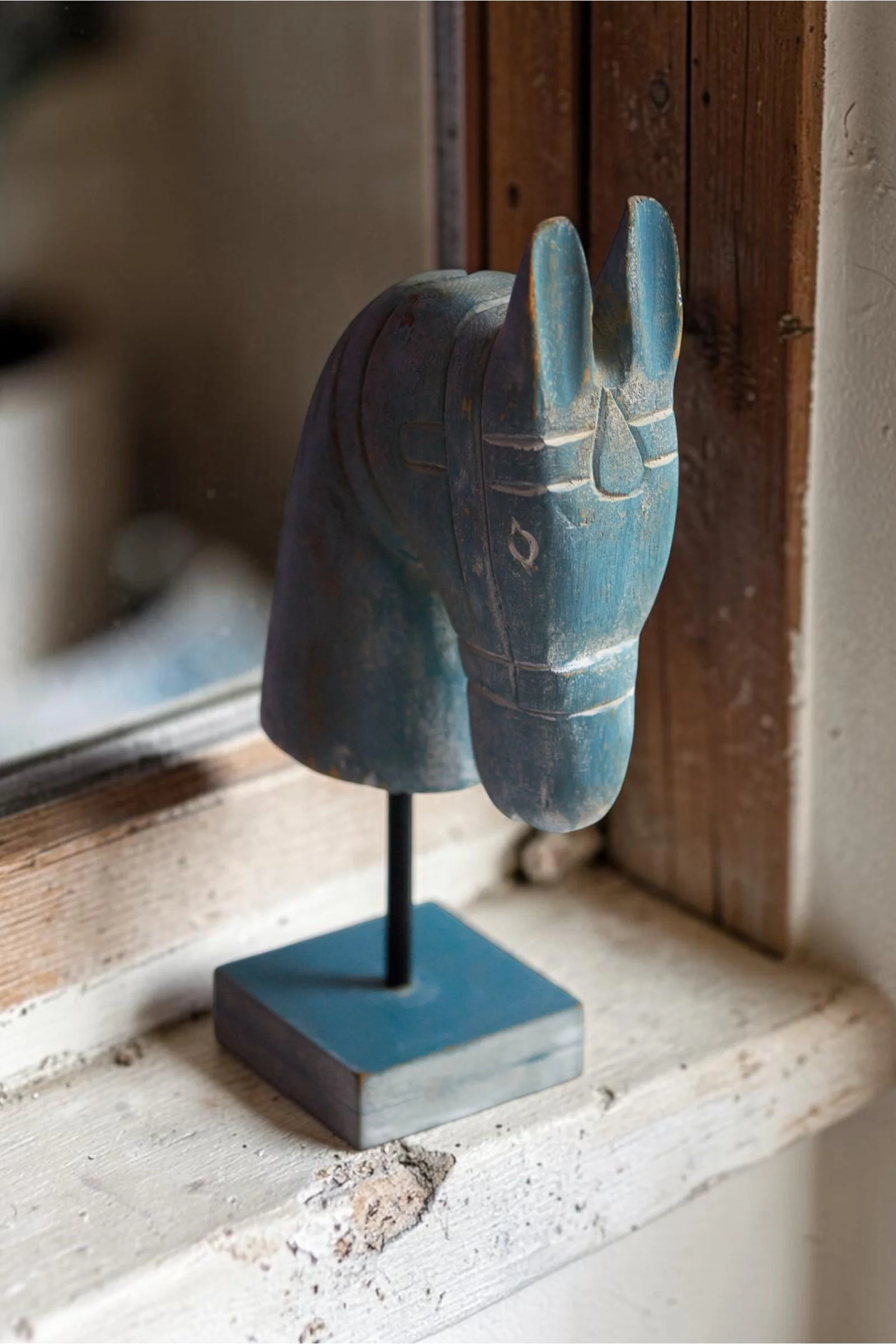 Horse Head Sculpture on Stand 4.JPG