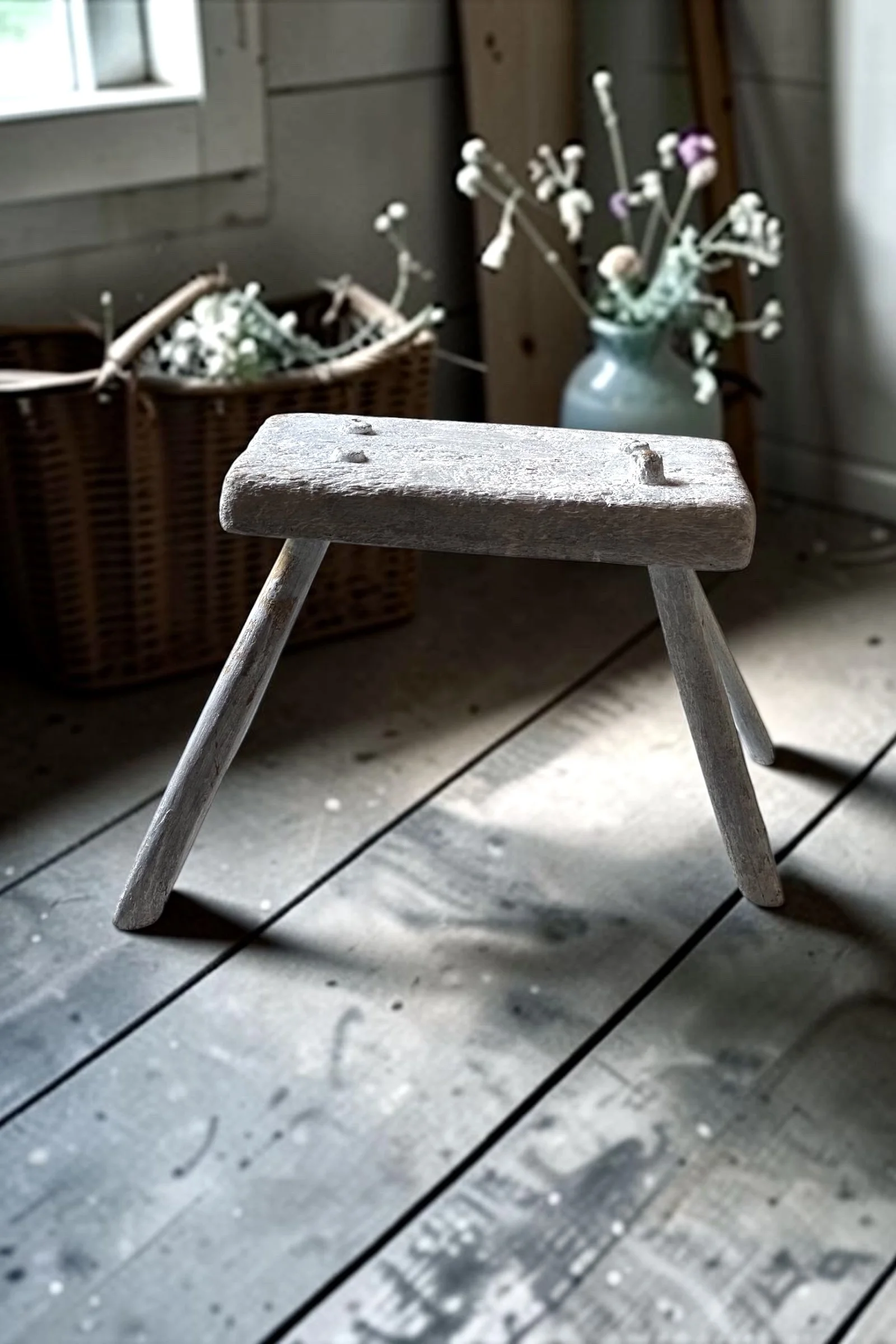 Vintage white stool