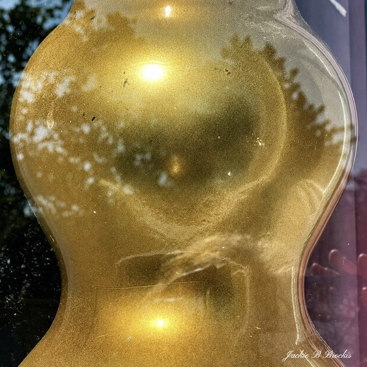 Pareidolia_Lamp_Extraterrestrial.jpg