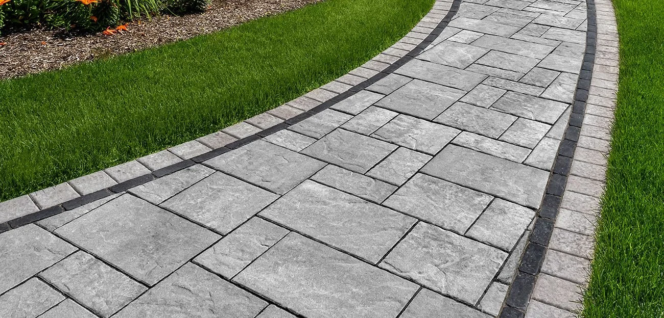 Beacon-Hill-Flagstone_Walkway_Granite-2-1300x624.jpg