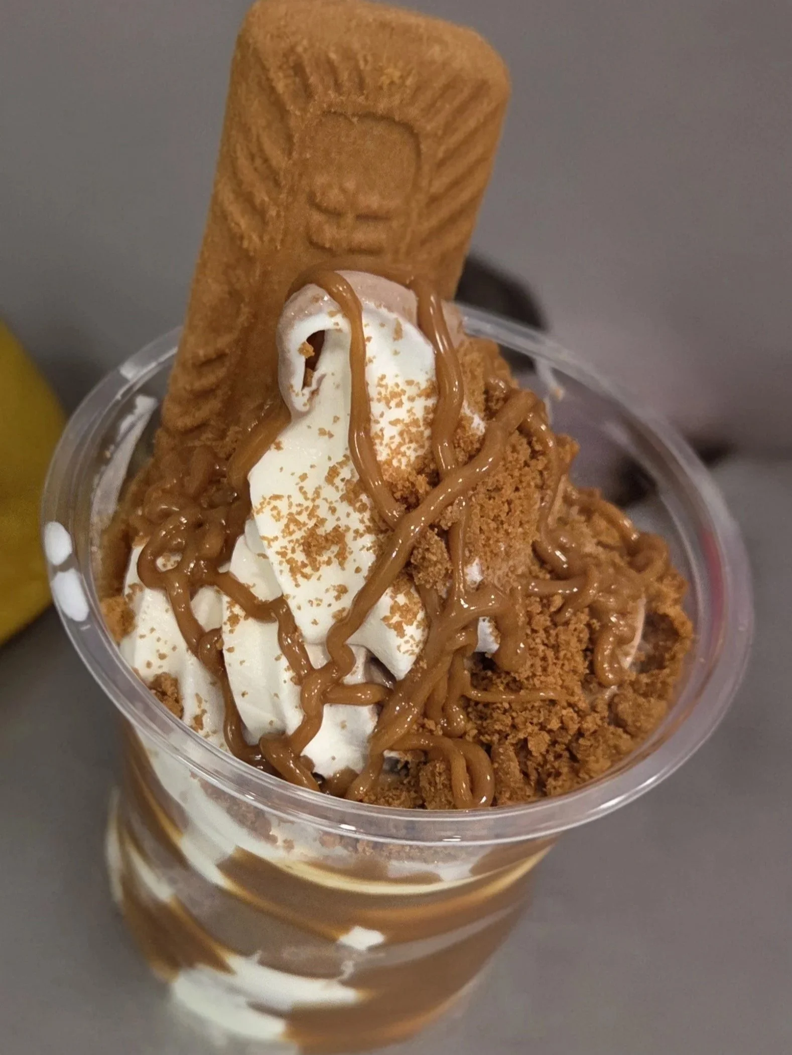 An ice scream sundae