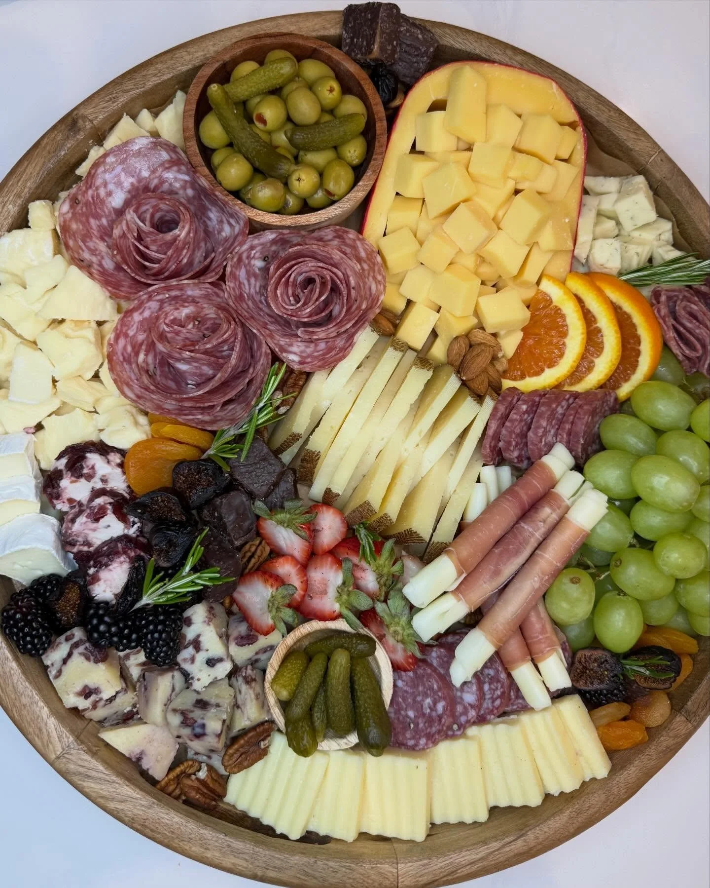 The ultimate spring showstopper 🌿🌼🌱🍊🧀🍓🍒

The Luxe Board is thoughtfully curated to celebrate the beauty of the season, featuring vibrant fruits, artisan cheeses, premium charcuterie, and delicate sweet touches that feel as fresh as spring itse