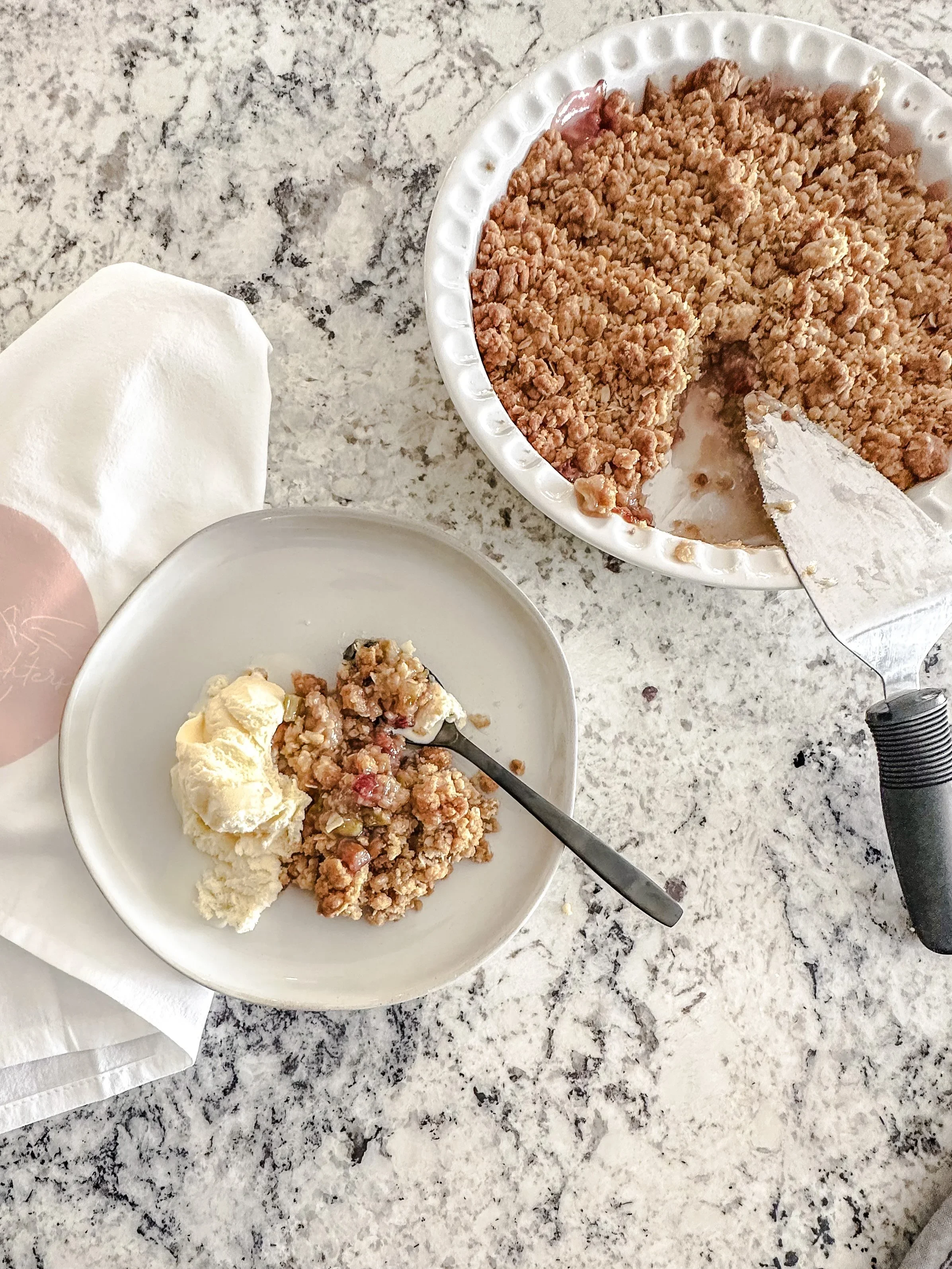 Mama’s Rhubarb Crunch