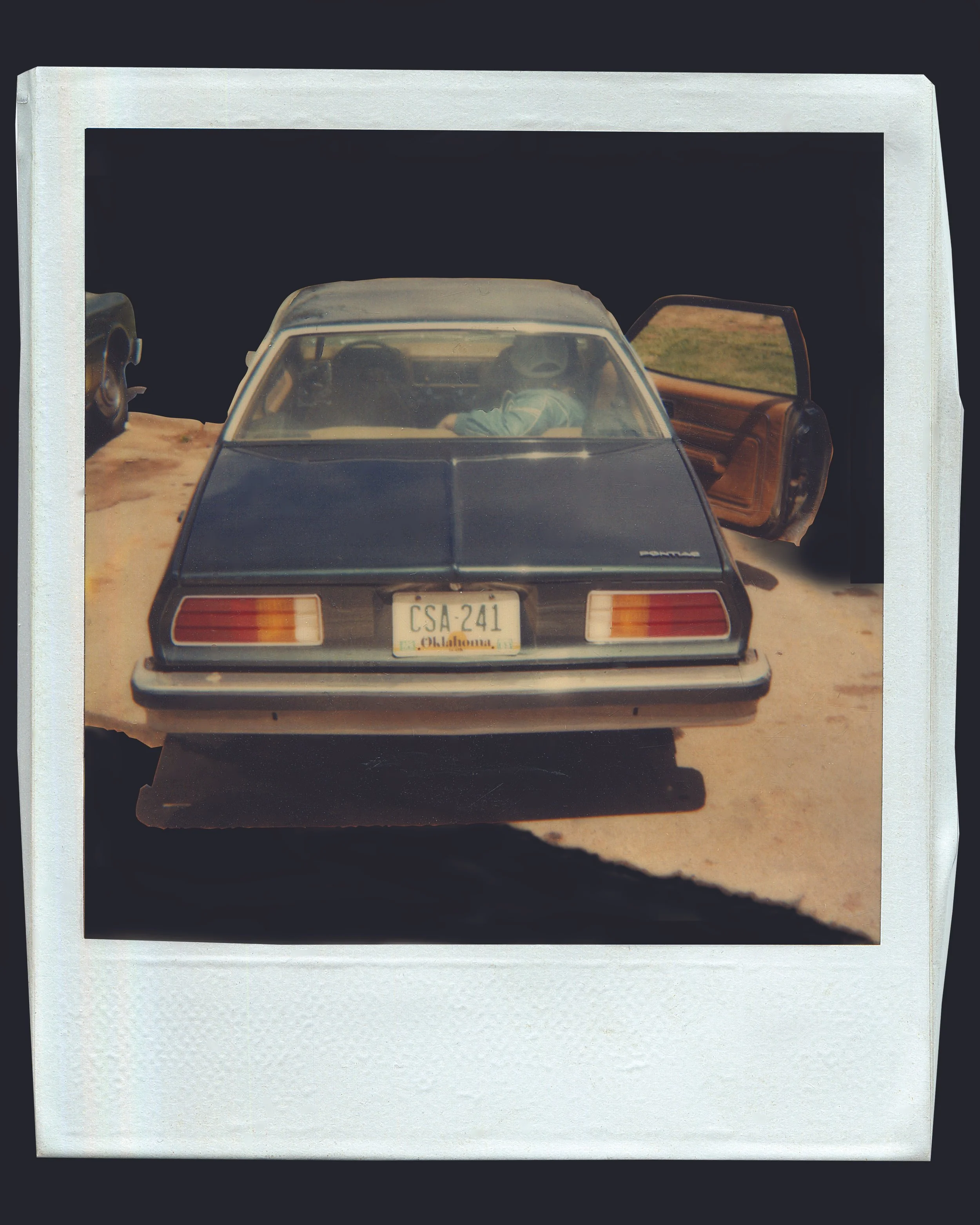armaure_car_polaroid.jpg