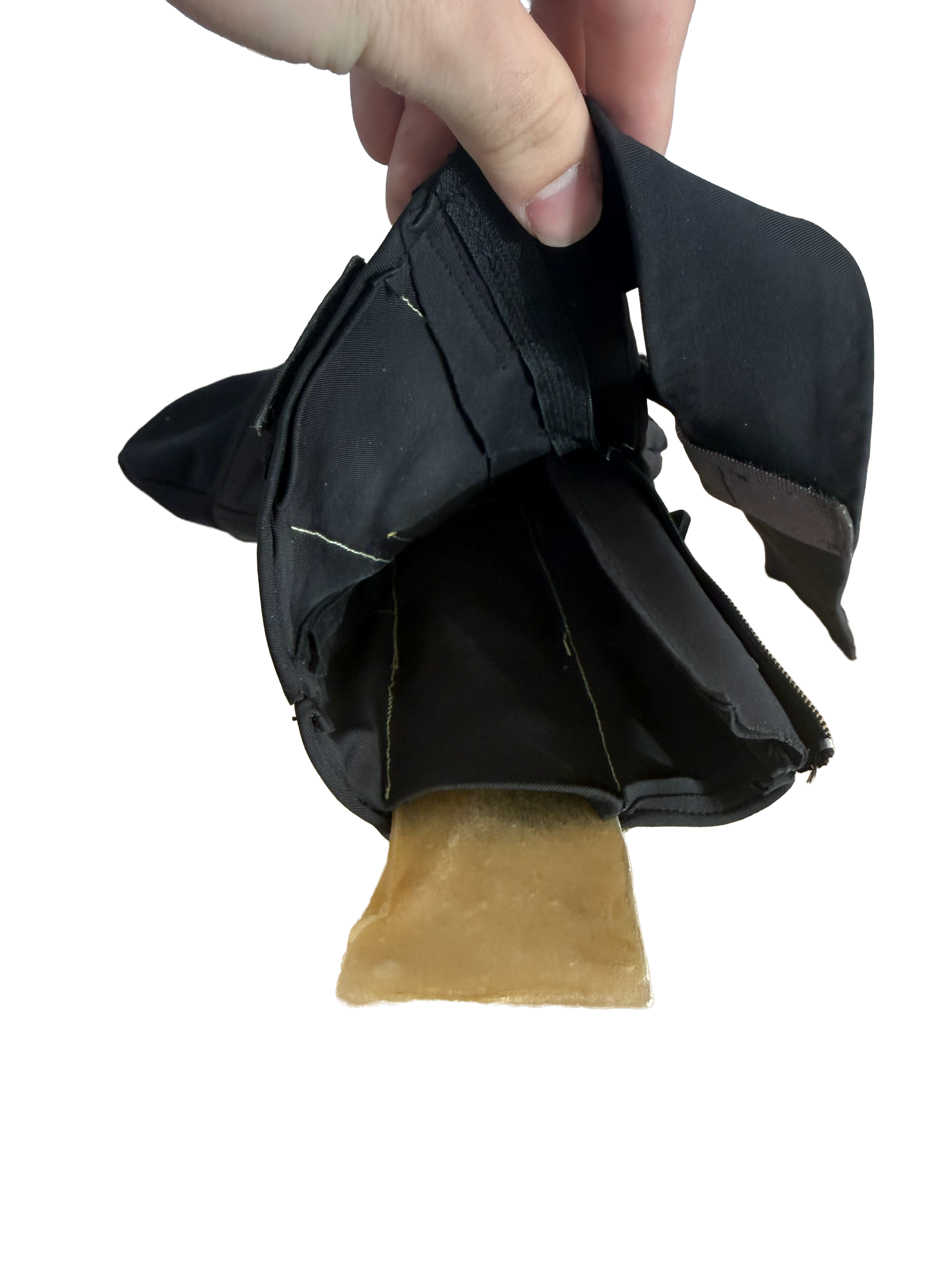 Inner pocket for rigid insert