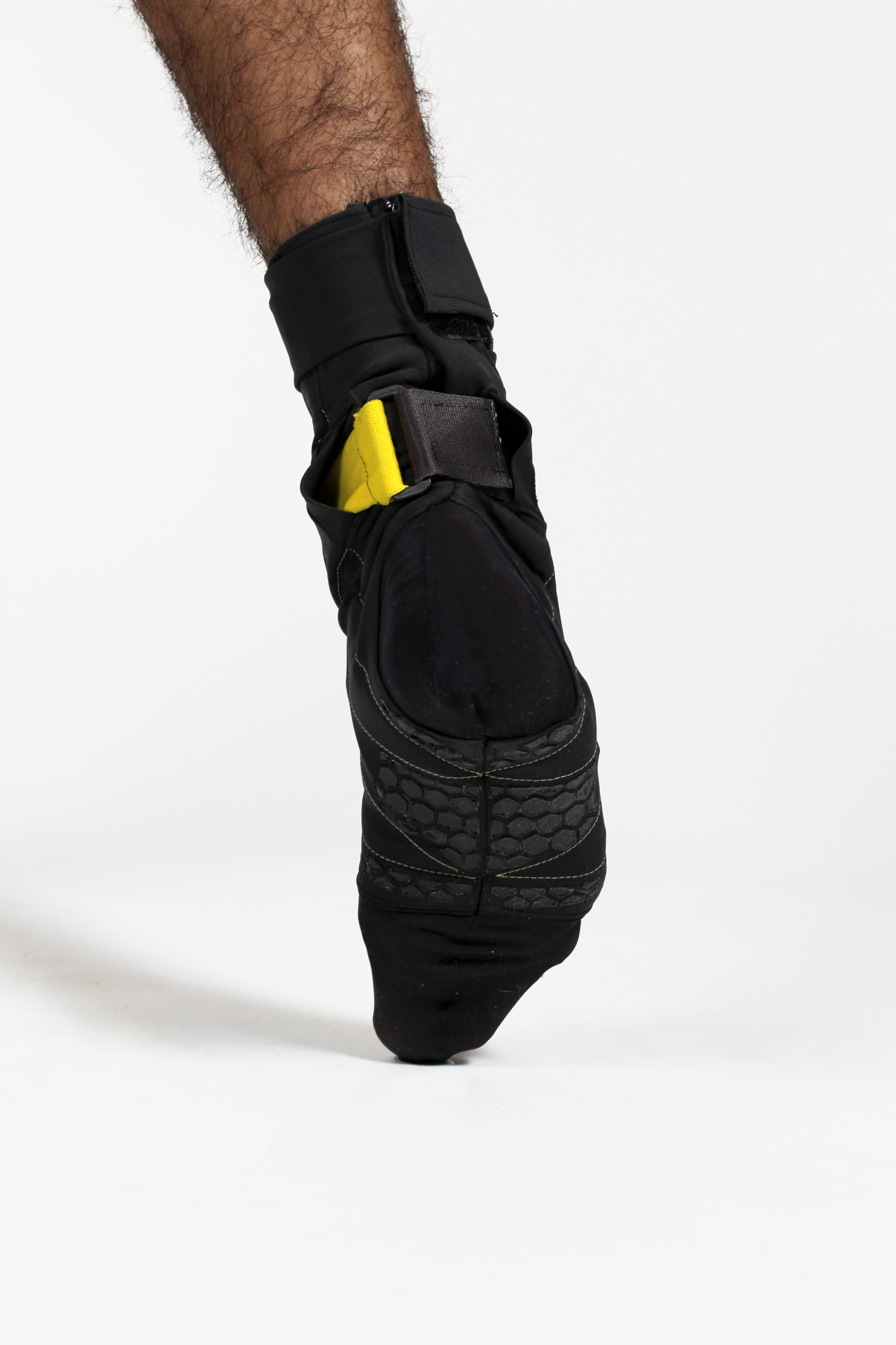 Bottom with grip