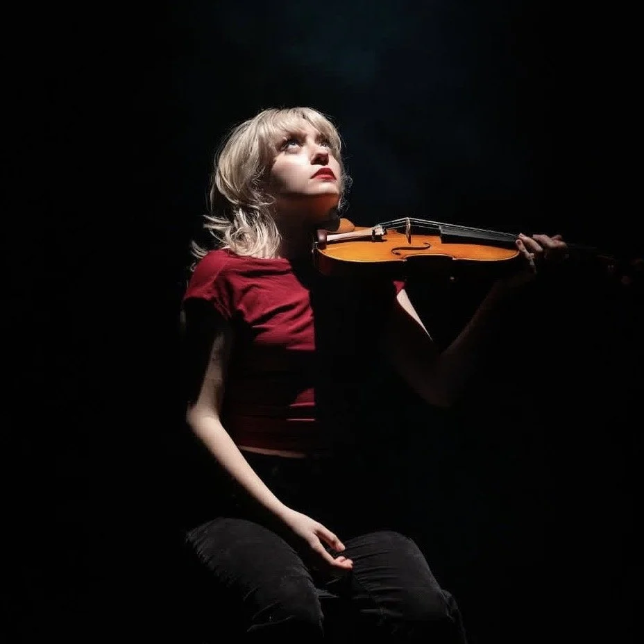 Image of actor, singer, and comedian Mara Jade Koenig in short film Based On A True Story That I May Noy Vocalize