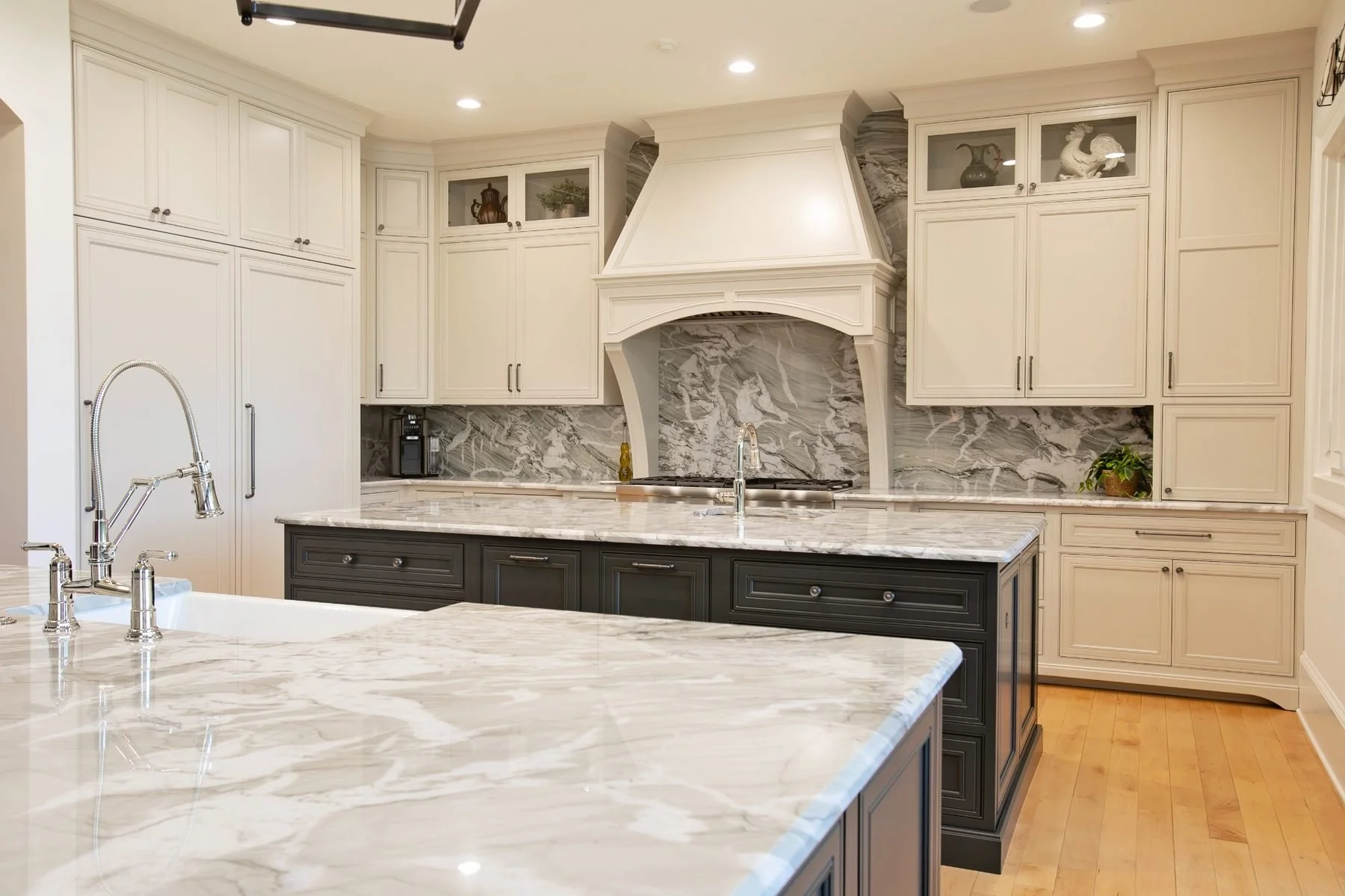 hixons-bluff-kitchen-marble-backsplash.jpg