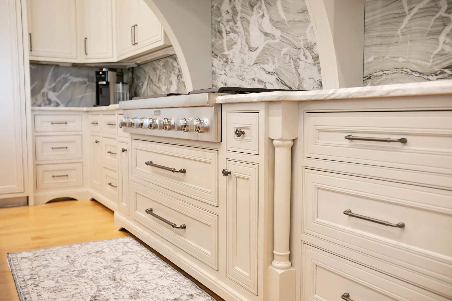 hixons-bluff-kitchen-island-countertop-detail.jpg