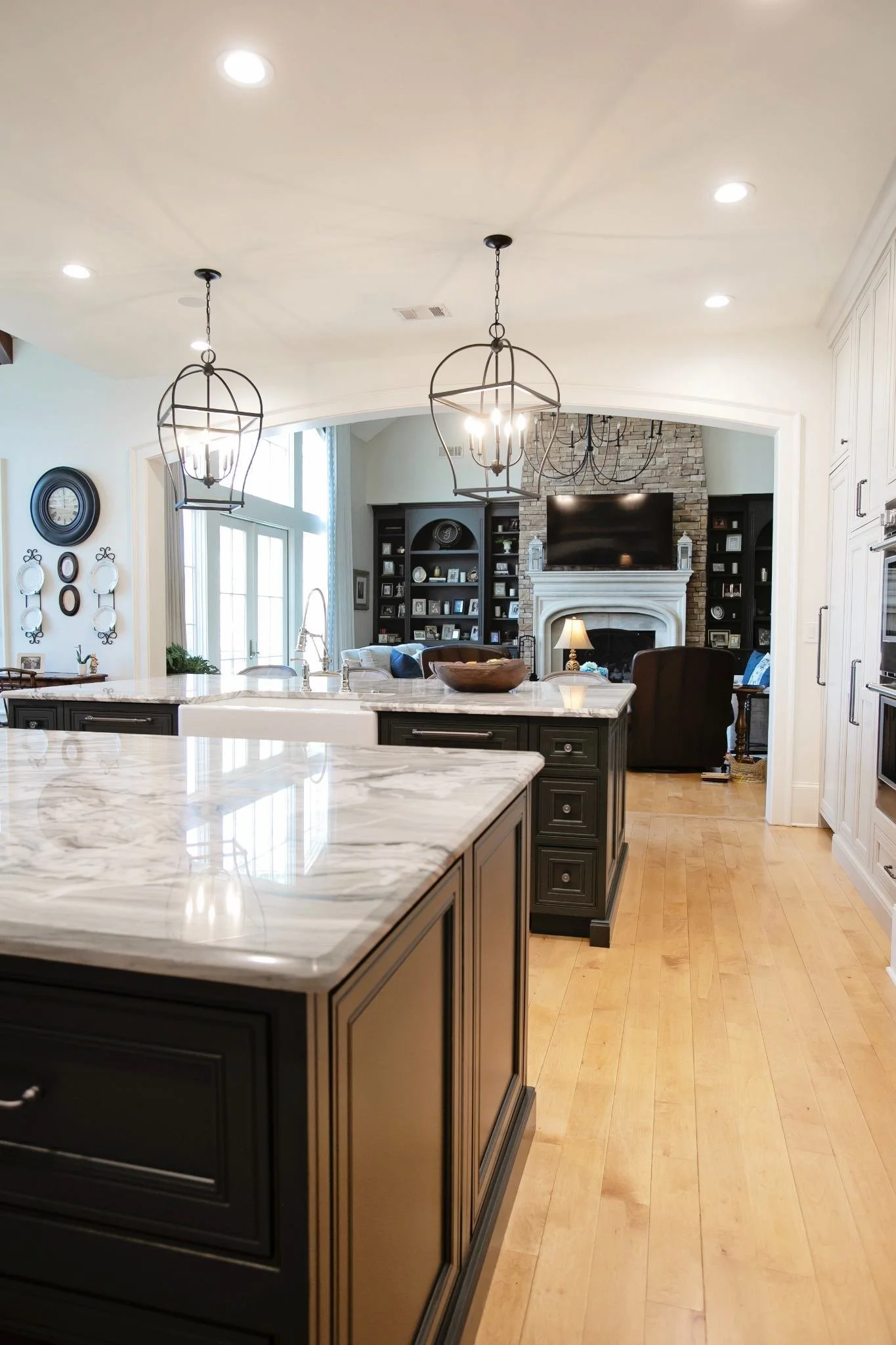 hixons-bluff-open-concept-kitchen-island.jpg