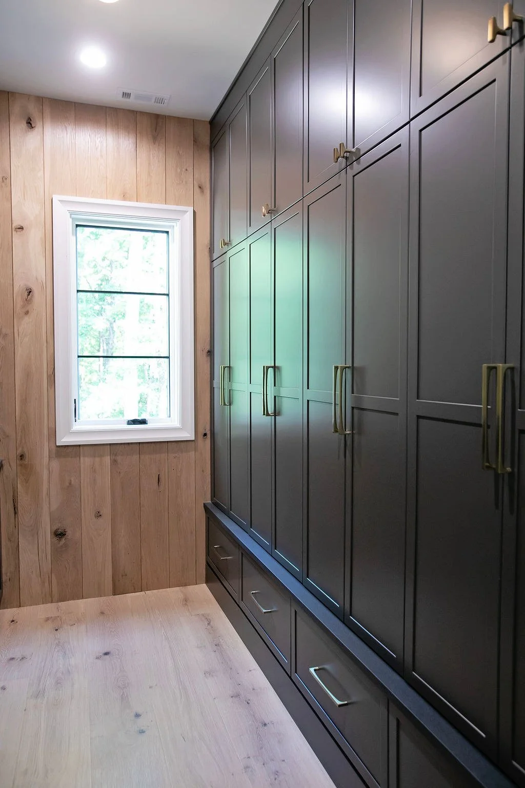 lake-oconee-mudroom-floor-to-ceiling-cabinets.jpg
