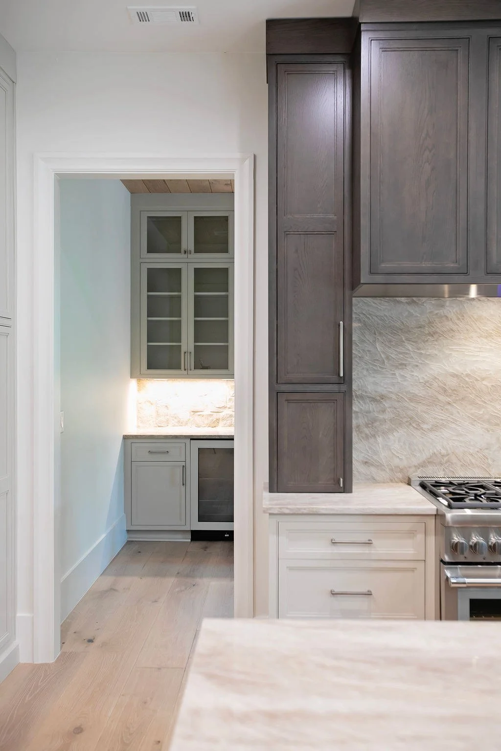richland-pointe-kitchen-custom-range-cabinets.jpg