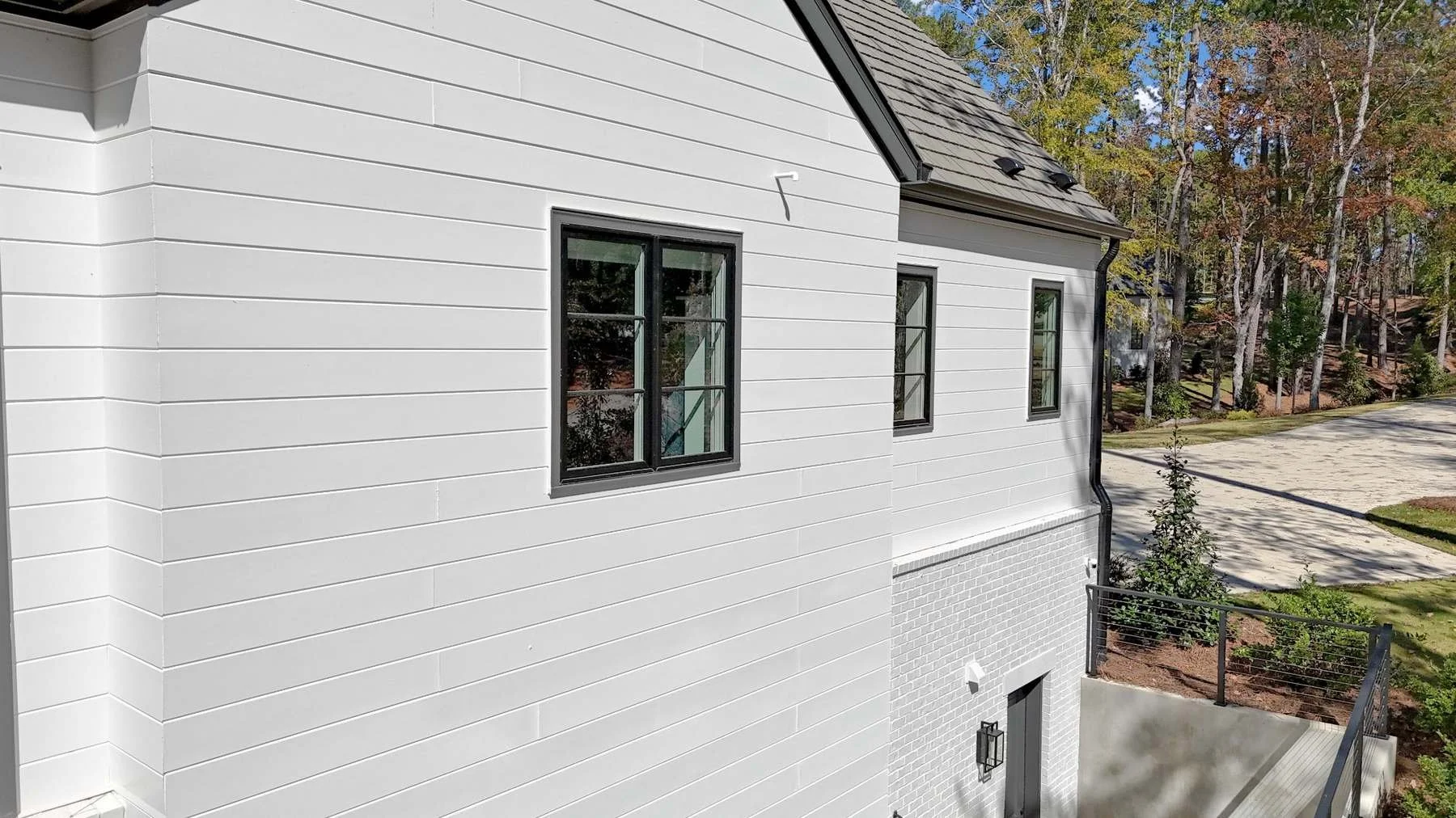 wood-duck-court-modern-farmhouse-siding-detail.jpg
