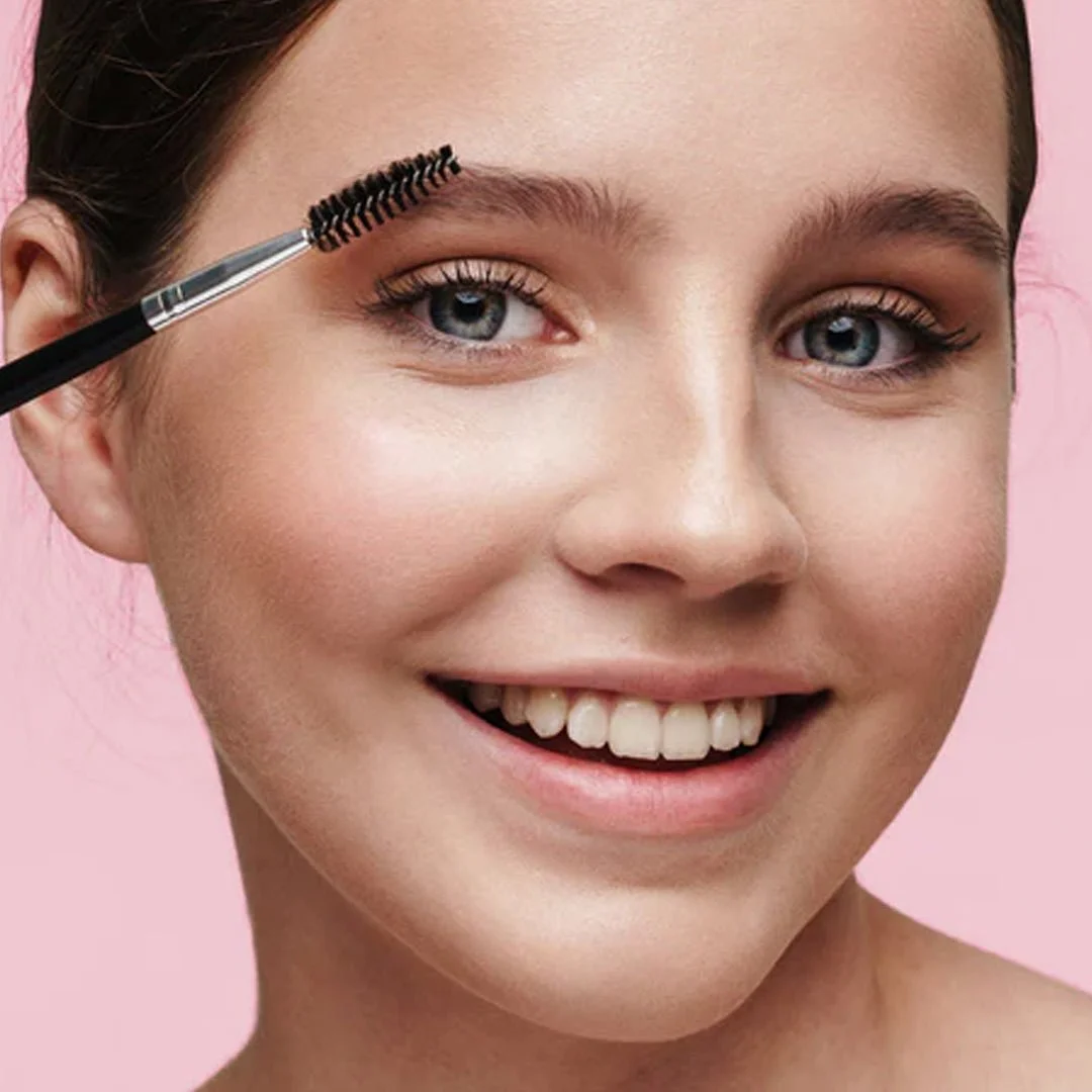 EyebrowBrushModel.jpg