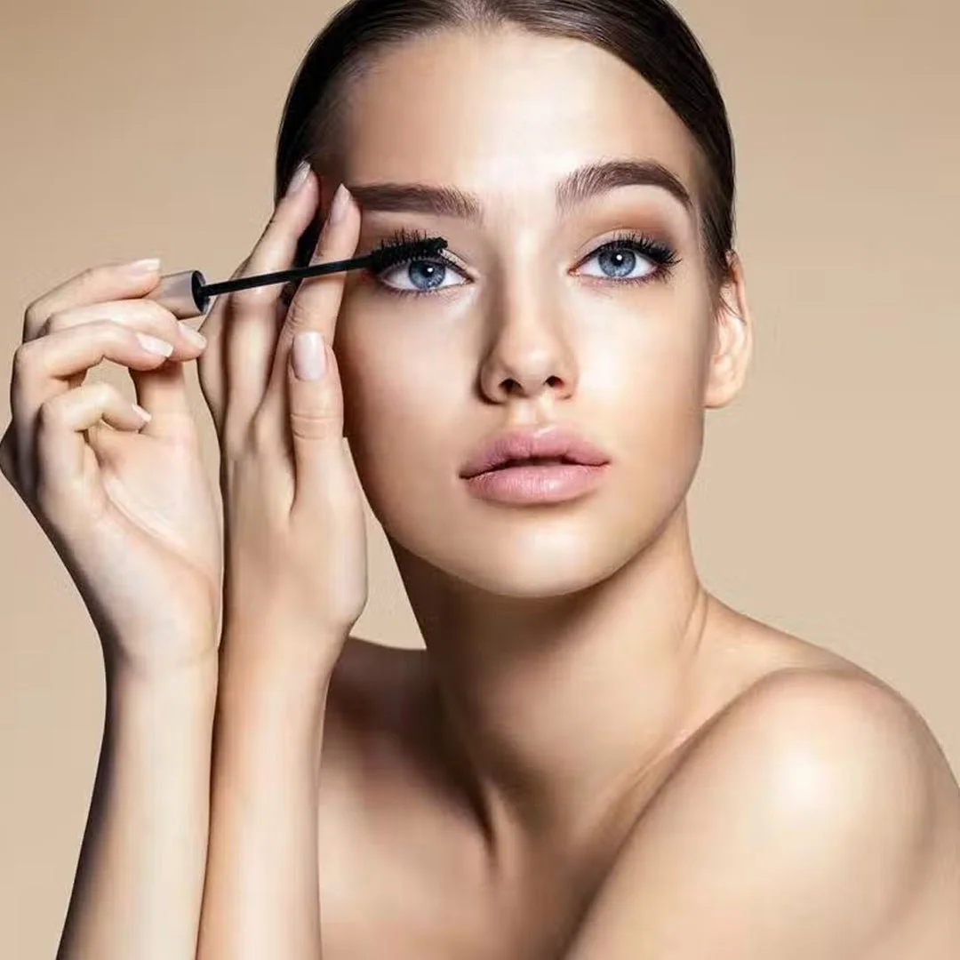 LashMascaraModel.jpg