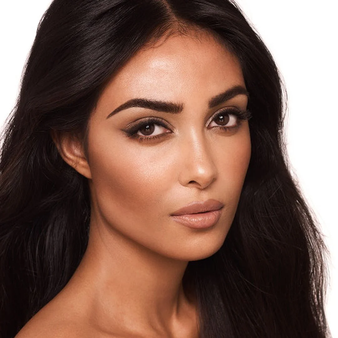 EyebrowDefinerModel.jpg