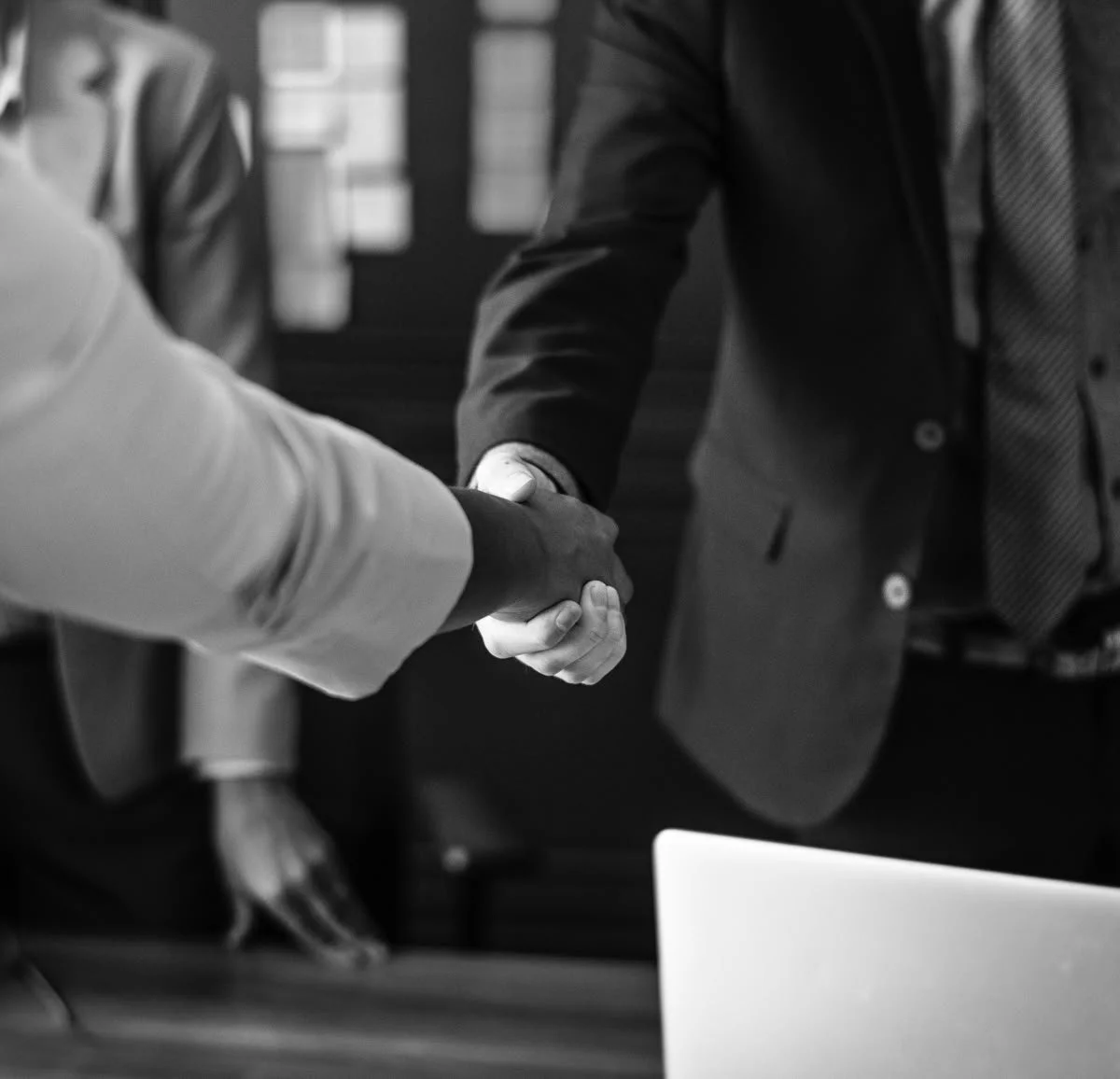 Apostilla hasta 4 documentos en Colombia de forma rápida y segura. Ideal para quienes necesitan gestionar varios certificados, títulos o antecedentes en un solo trámite, con proceso completo y sin complicaciones.