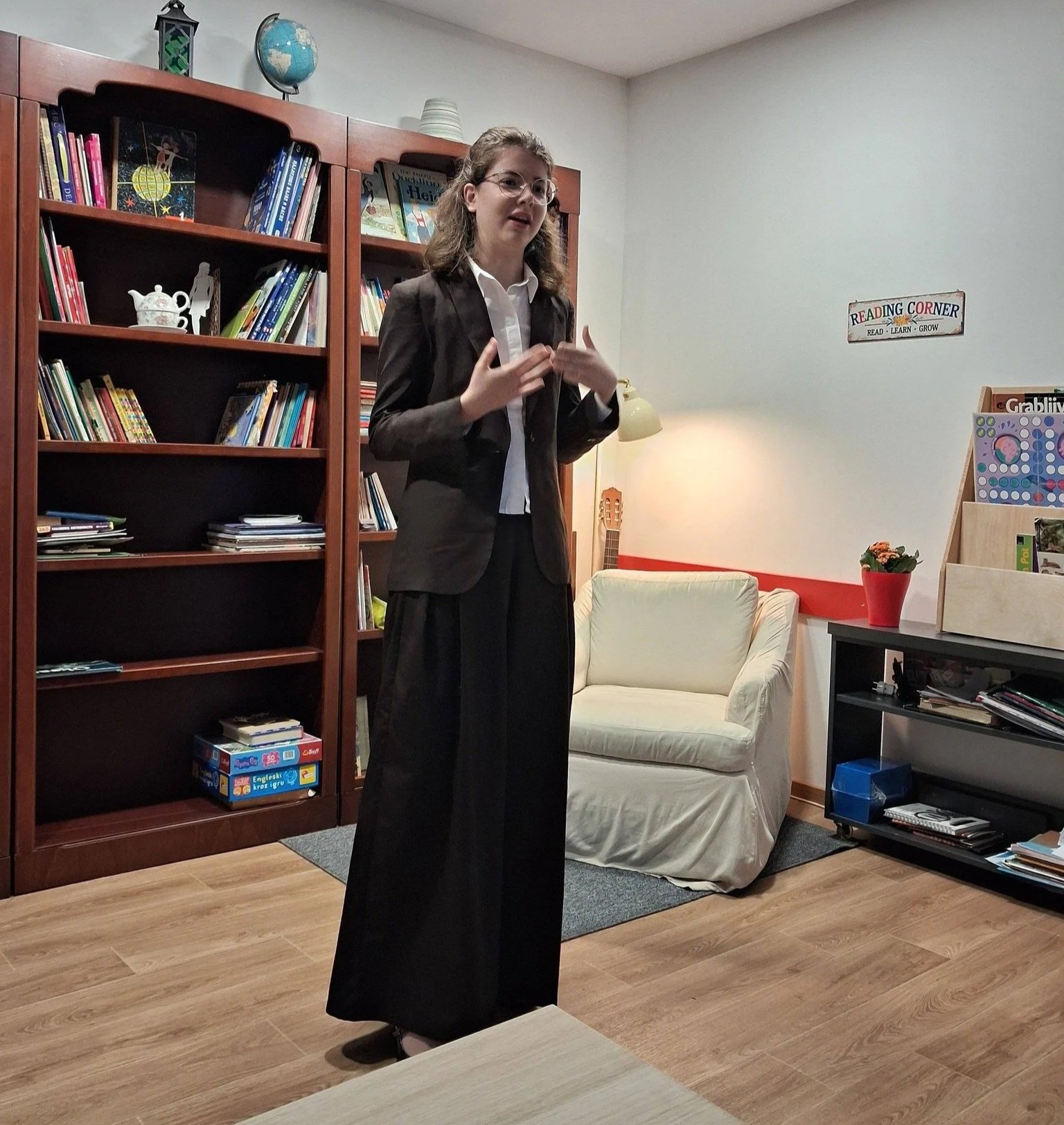 Kalina Pavlović, winner of ESU Serbia NPSC 2024, giving speech.