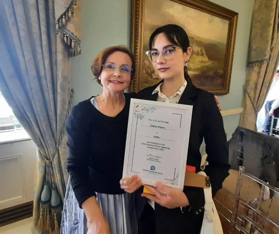 Emilija Virijević, ESU Serbia 2025 National Public Speaking Competition winner, with Sladjana Pavlović, ESU Serbia Chairperson.