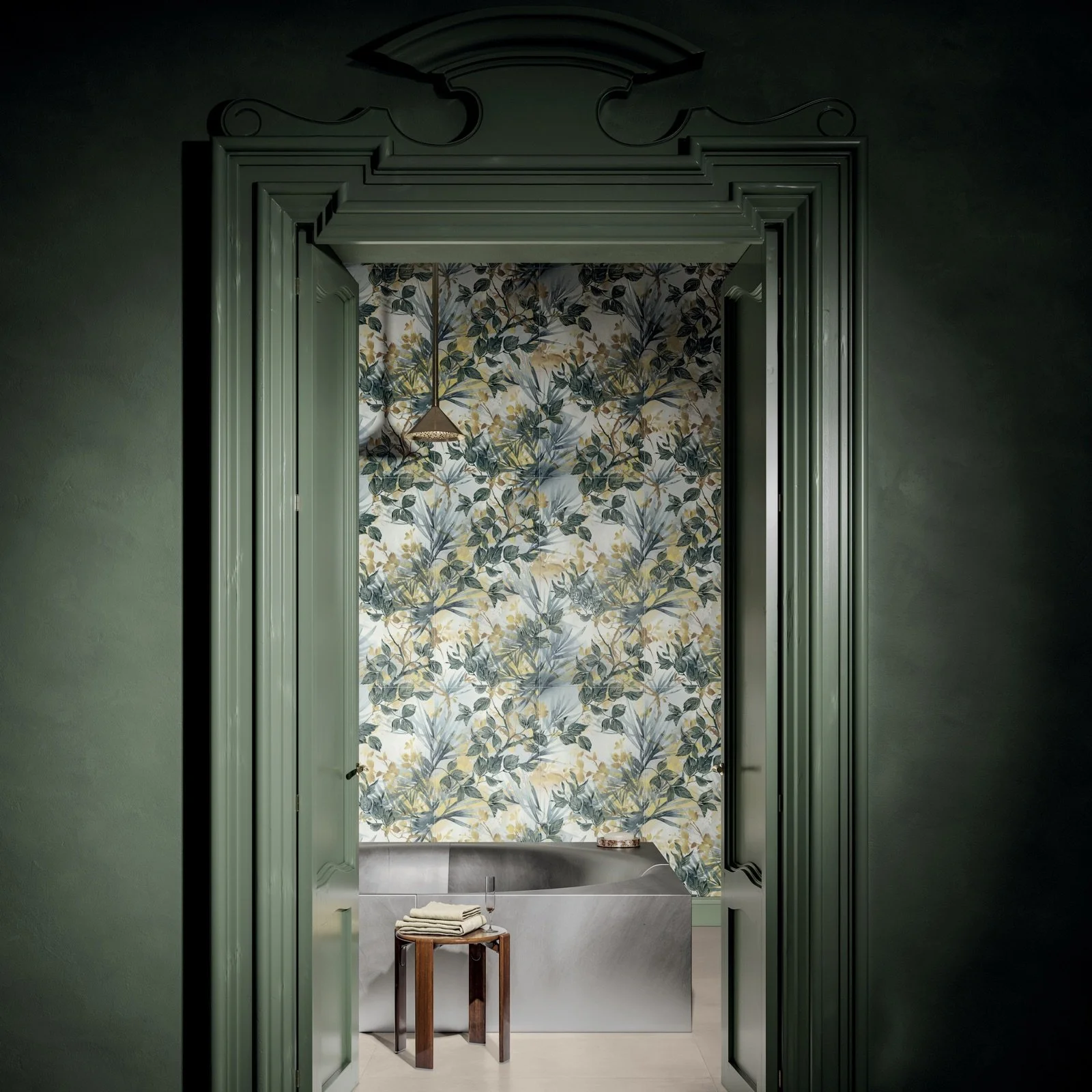 SHOWALL GARDEN NEW.jpg