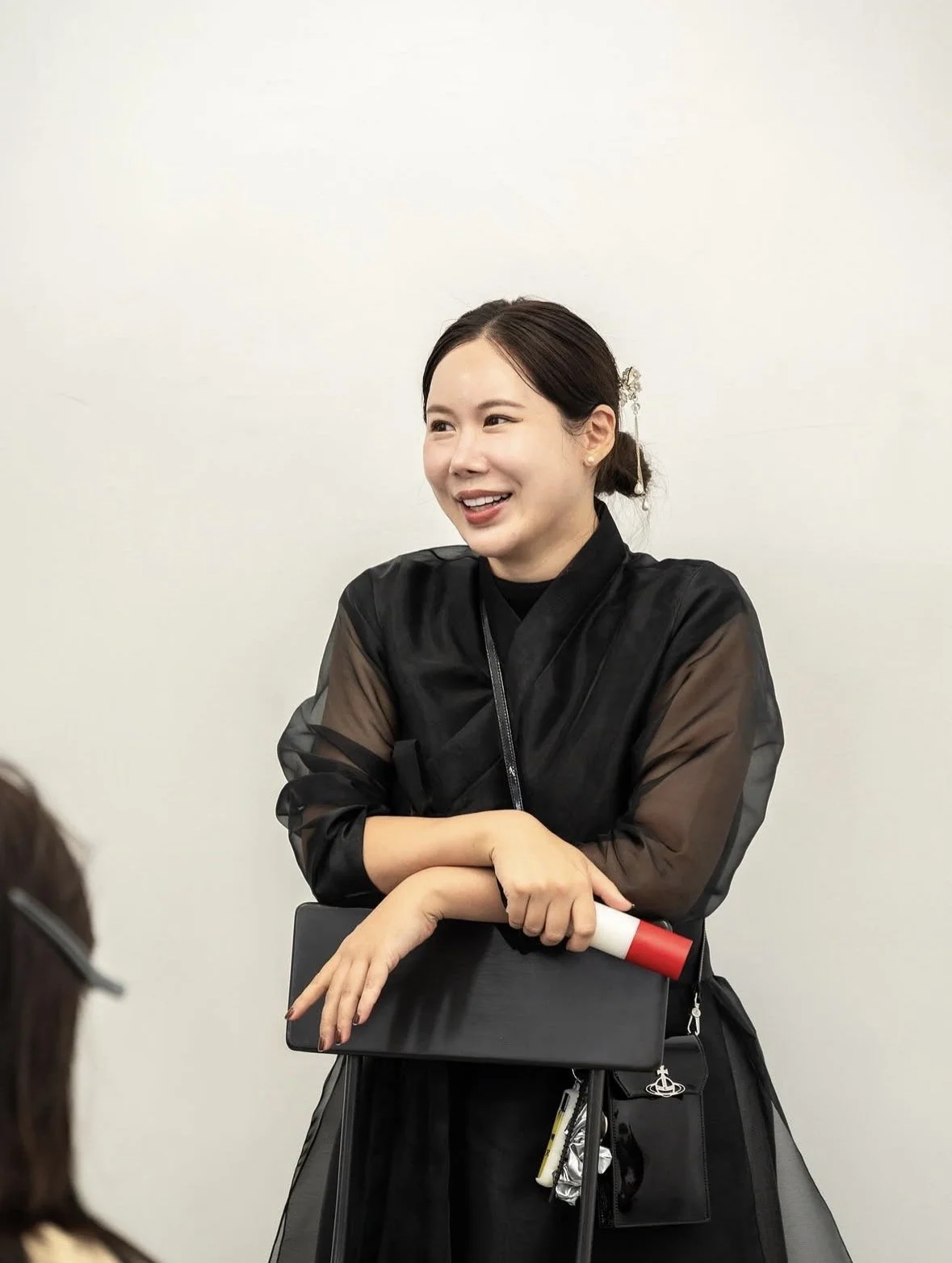 Ji Hye Yoon, founder of Flow Cosmetic Korea, leading a professional skincare training session in Spain