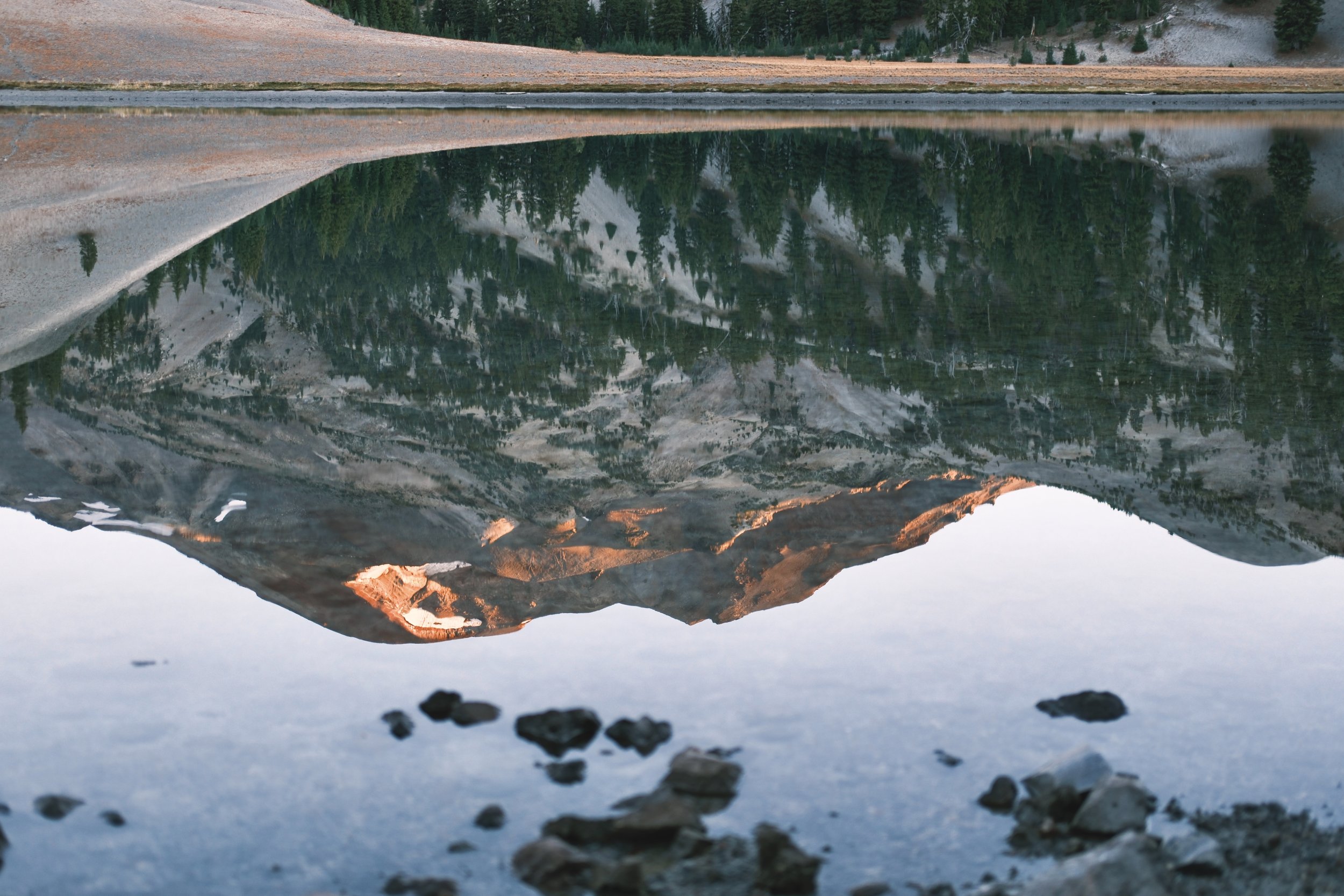 Alpenglow at Moraine Lake. Bend, Oregon